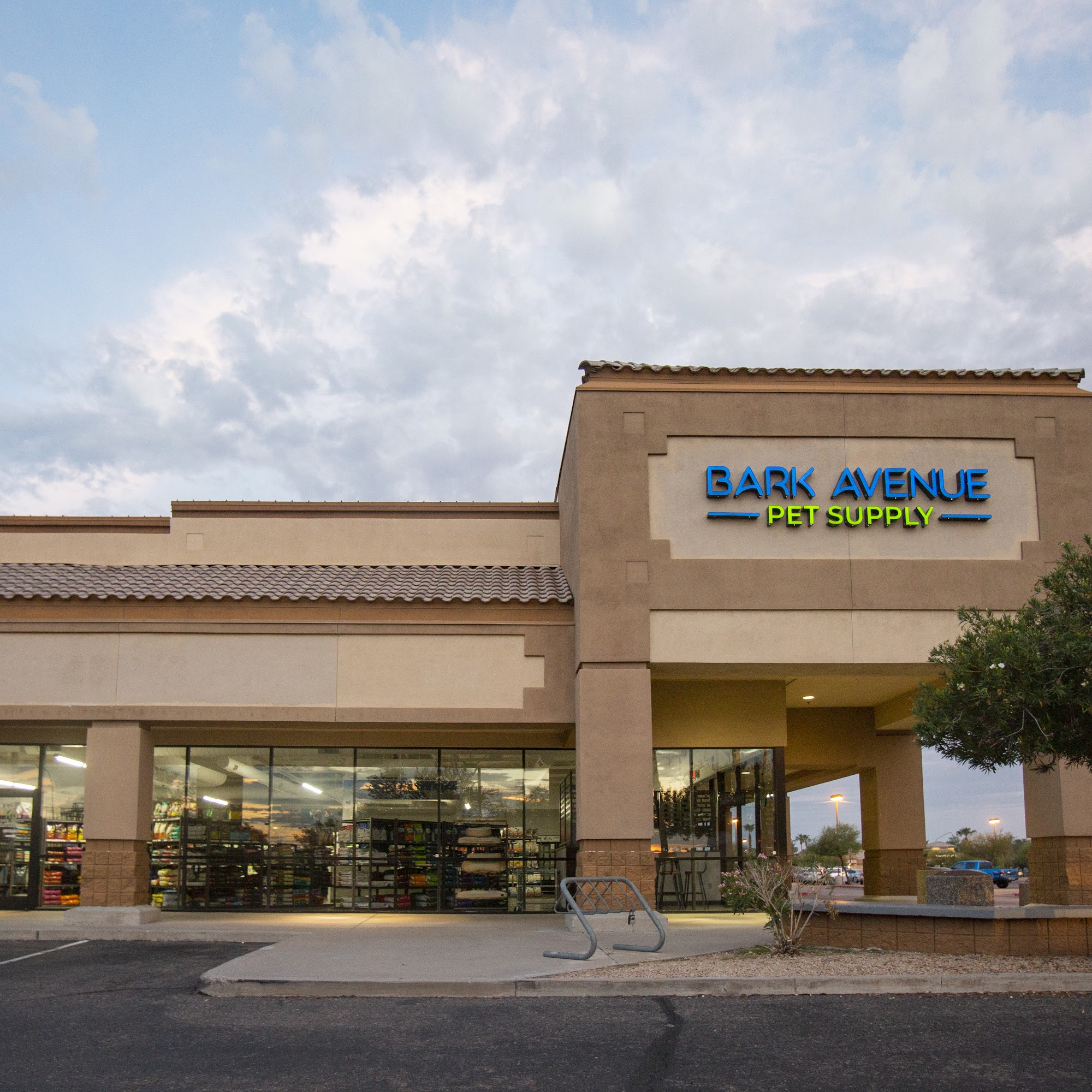 Bark Avenue Pet Supply - Gilbert Gilbert