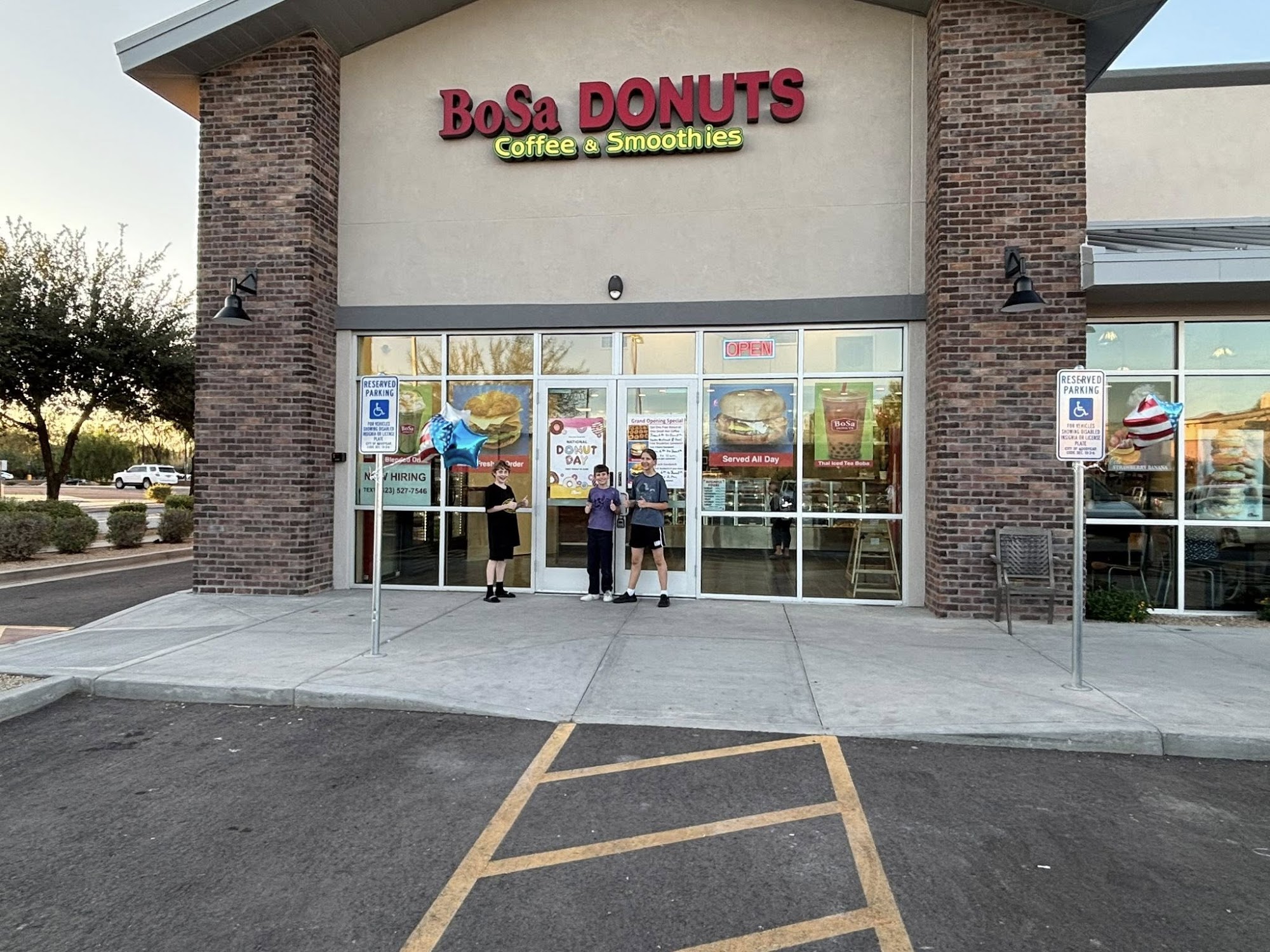 BoSa Donuts 15633 W Roosevelt St, Goodyear