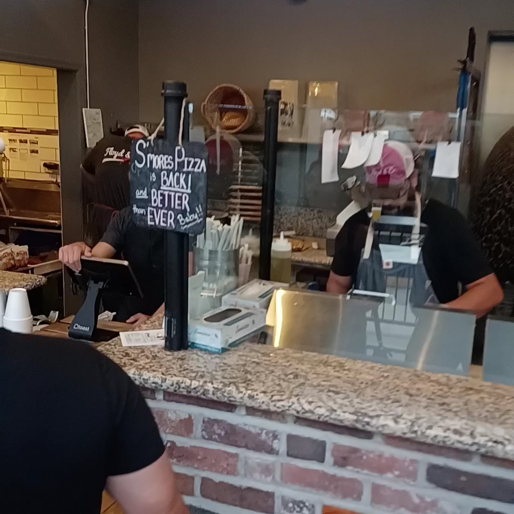 Floyd and Company Wood-Fired Pizza Kingman