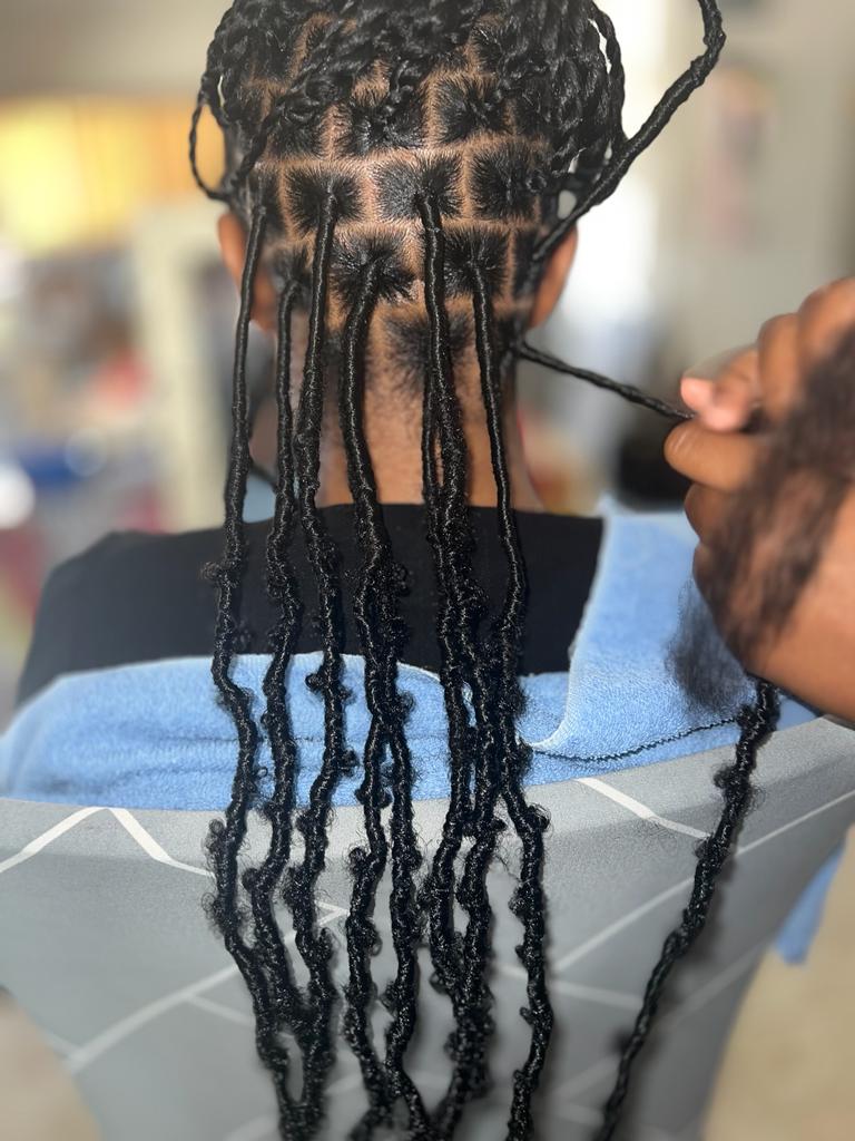 Mendi's Beauty Salon 4727 W St Charles Ave, Laveen Village Arizona 85339