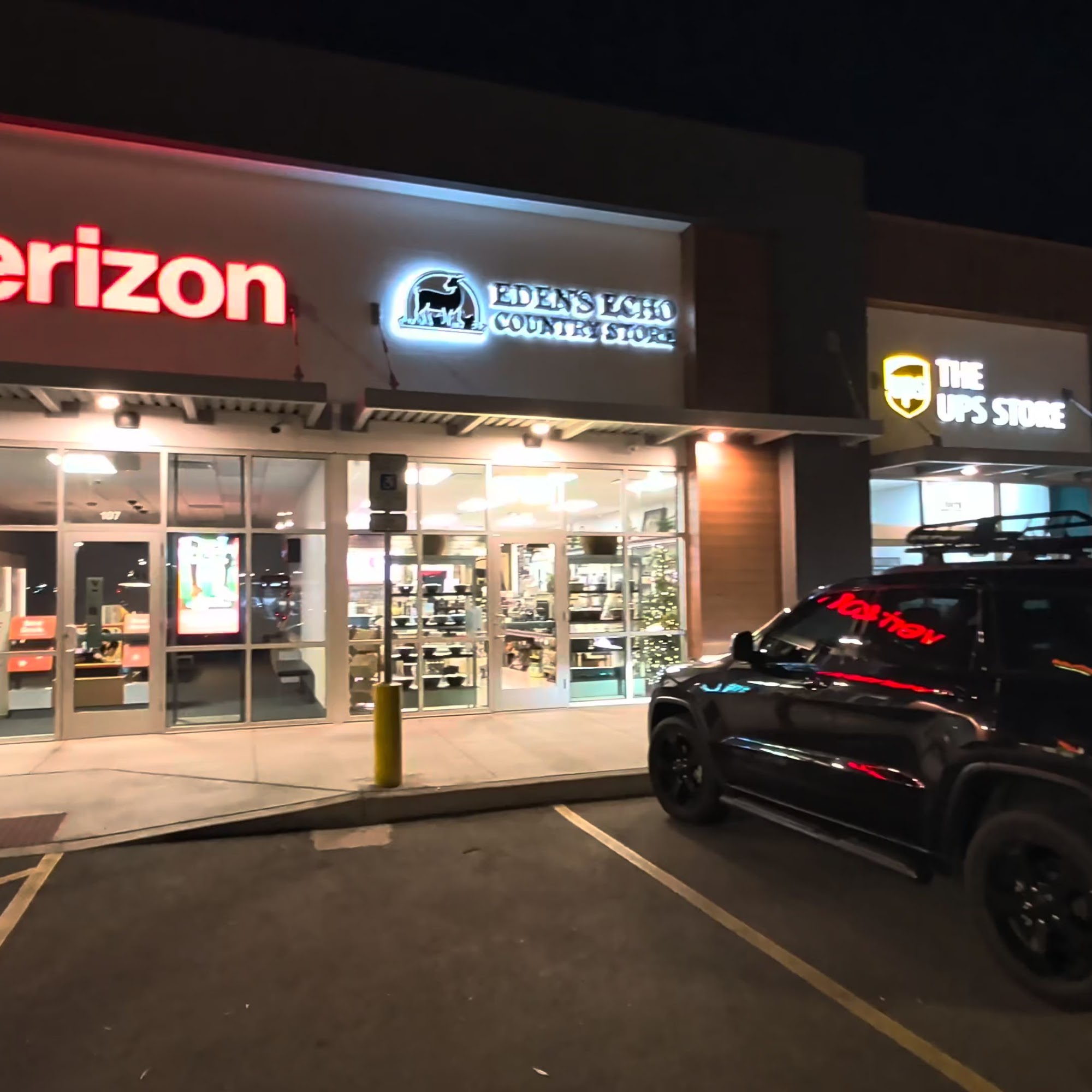 Eden's Echo Country Store - Marana Marana