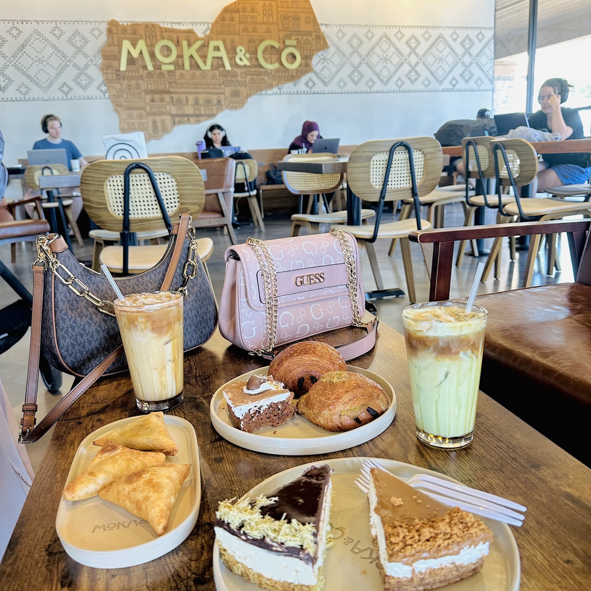 Moka & Co