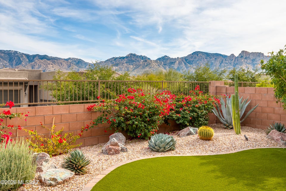 Brenda O'Brien Team Real Estate Agents in Oro Valley AZ-Long Realty