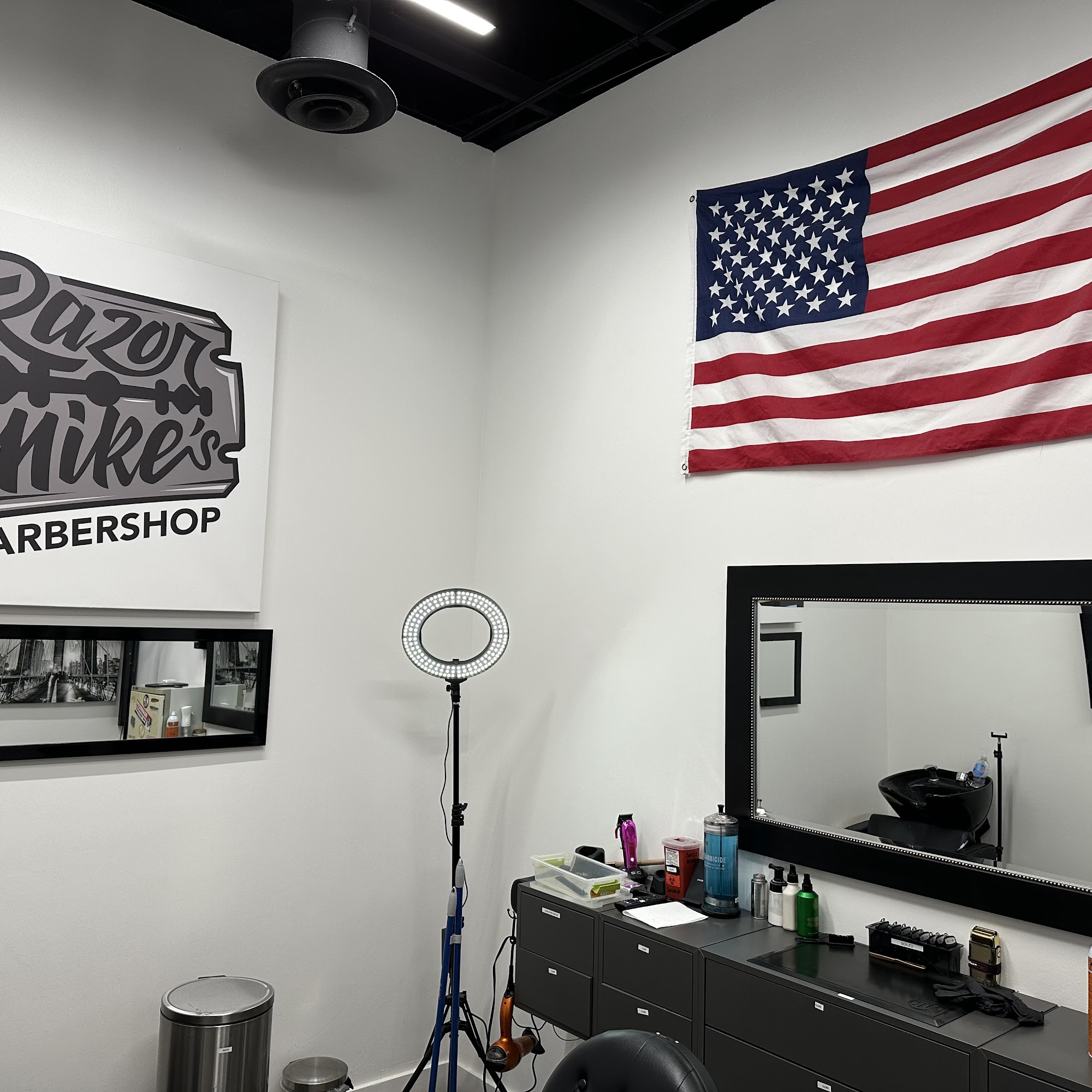 Razor Mike's Barbershop 16049 N Arrowhead Fountains Center Dr #8, Peoria Arizona 85382