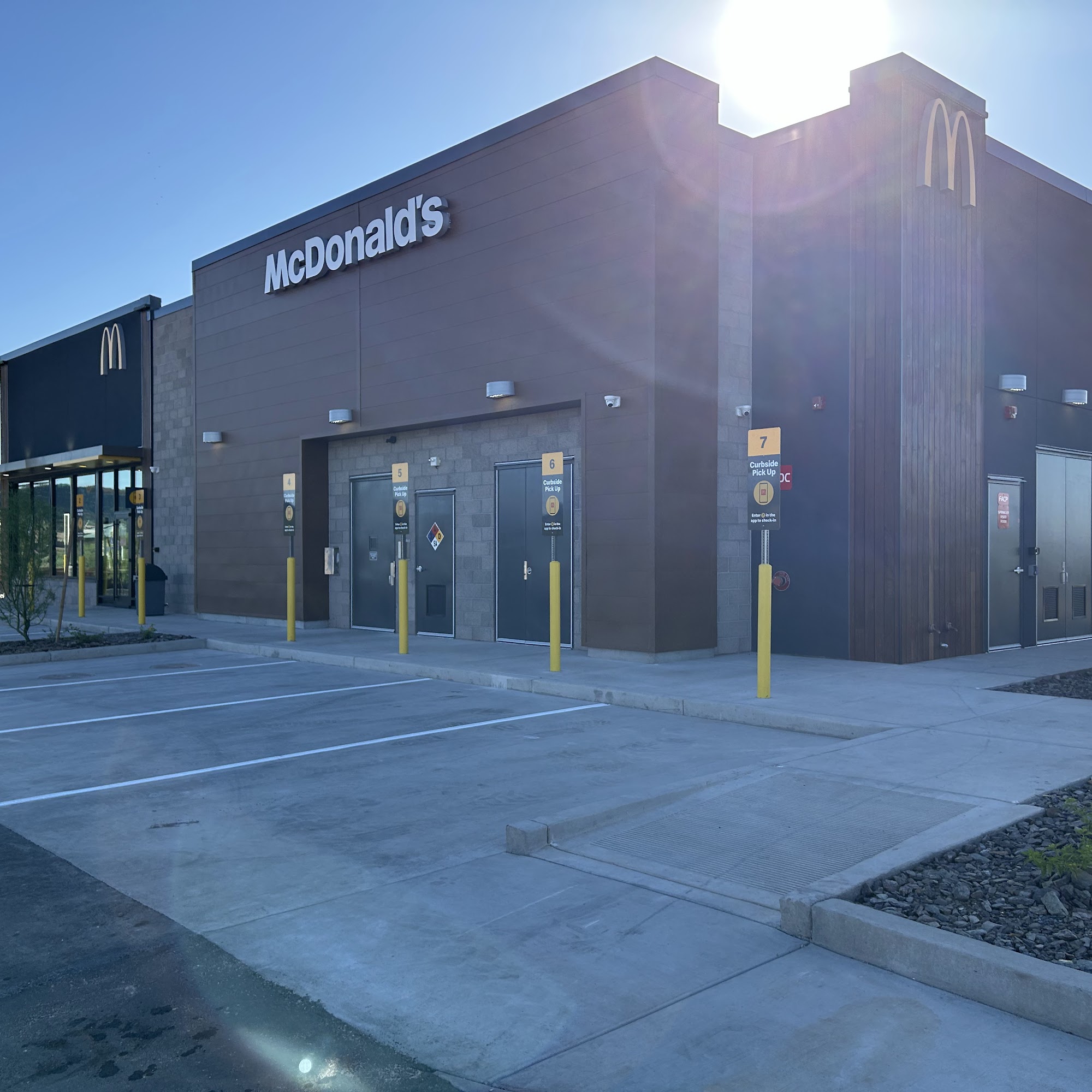 McDonald's 11627 W Lone Mountain Pkwy, Peoria, AZ 85383