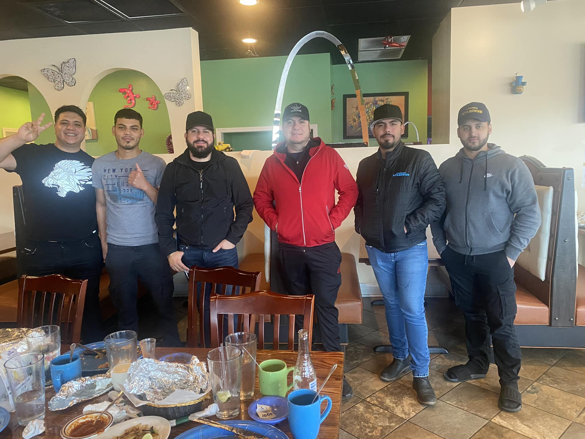 Los Arcos Bar And Dancing