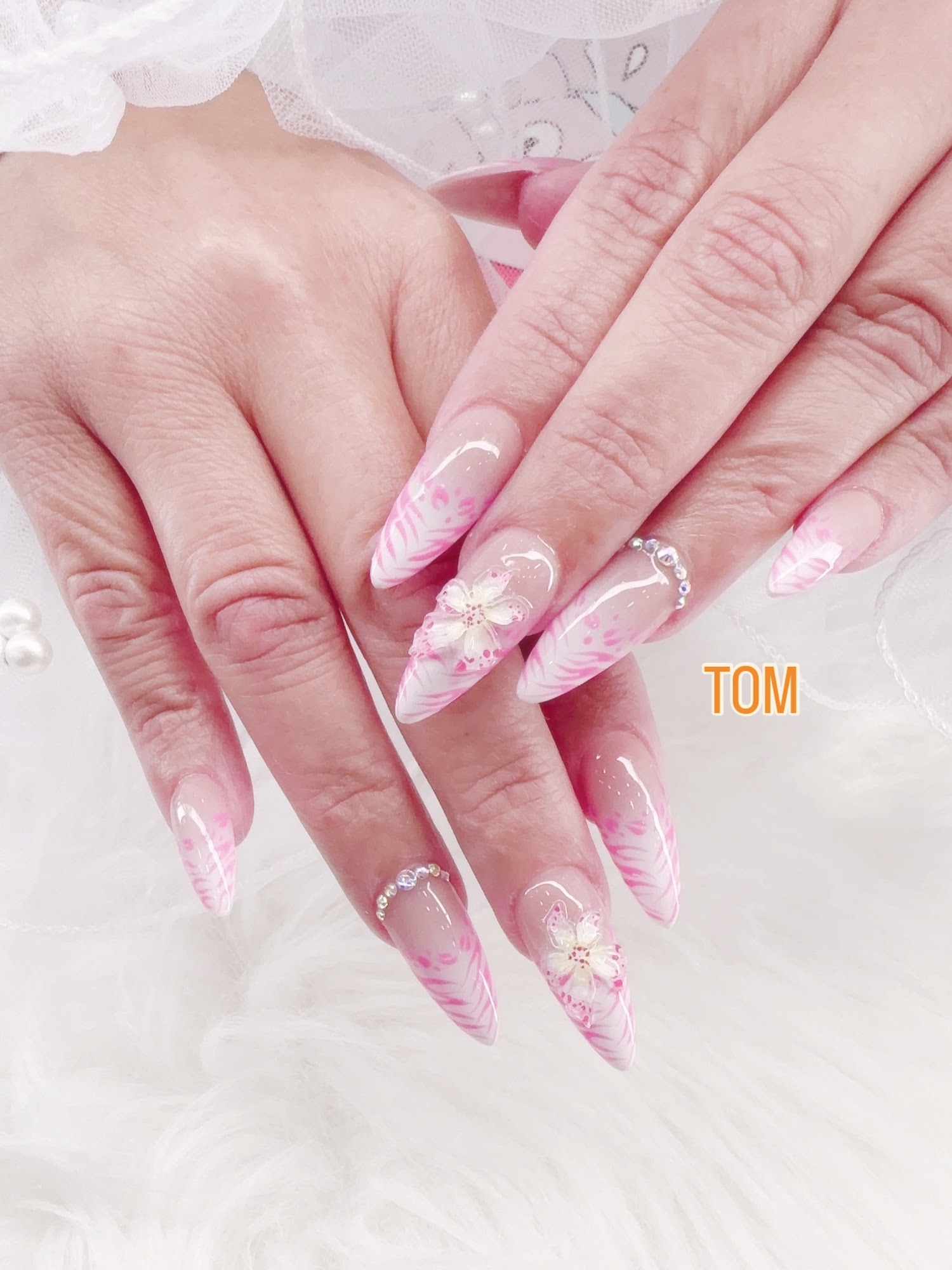 Diamond Nails and Spa