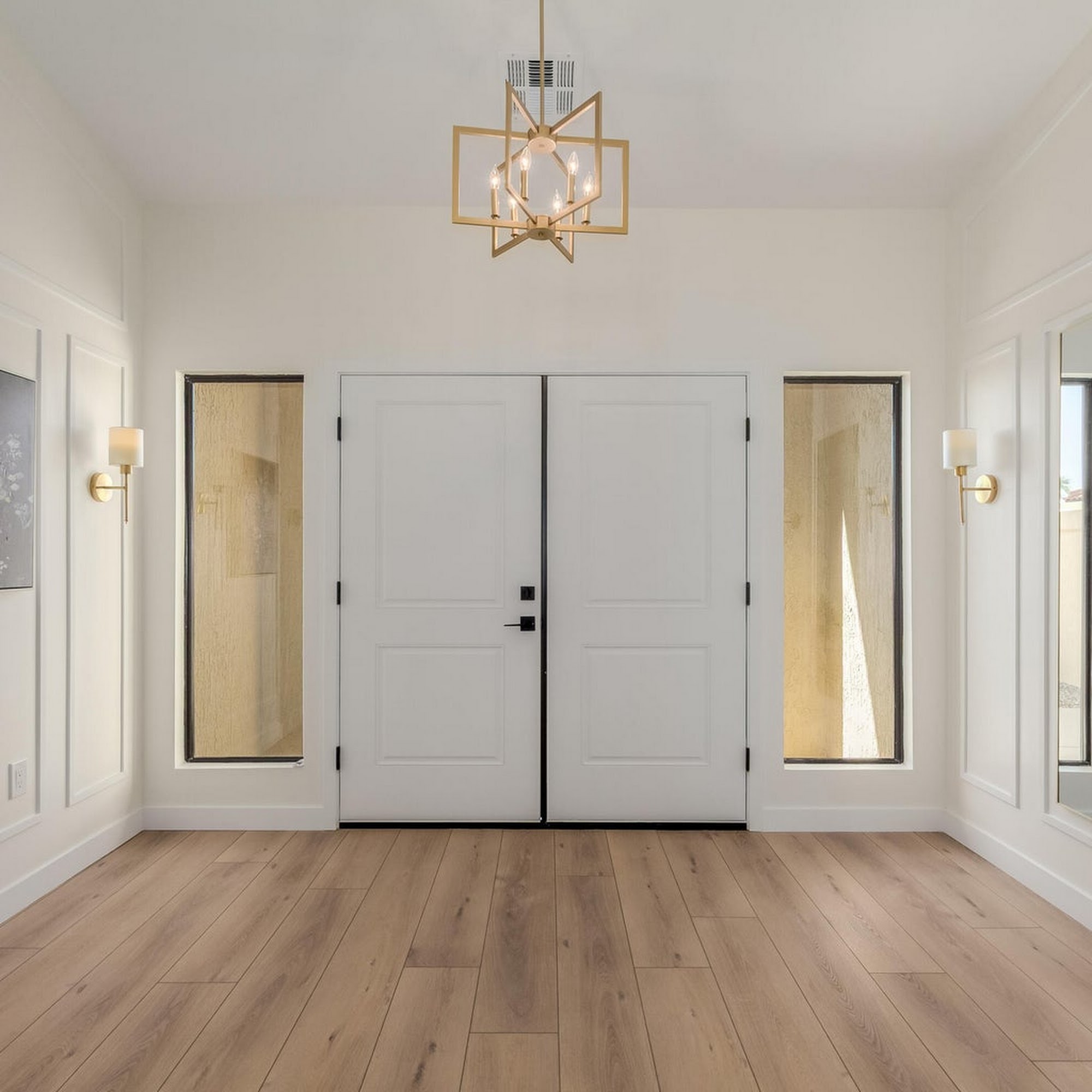 DISTINCTIVE DOOR AND TRIM INC