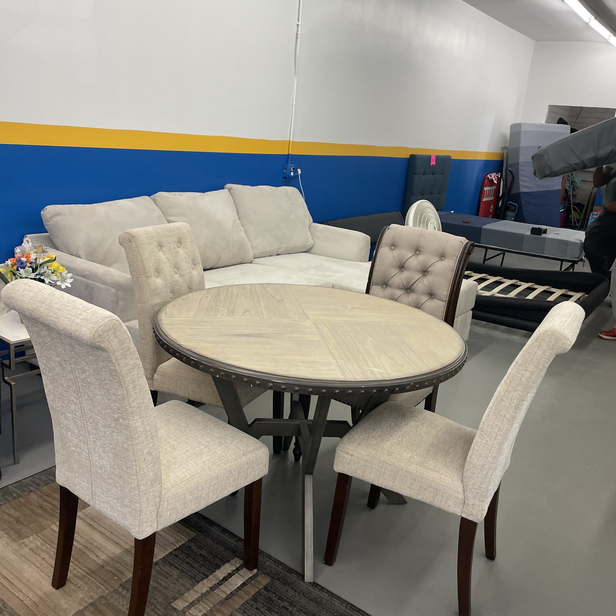 Ventas Frayre - Thrift Store