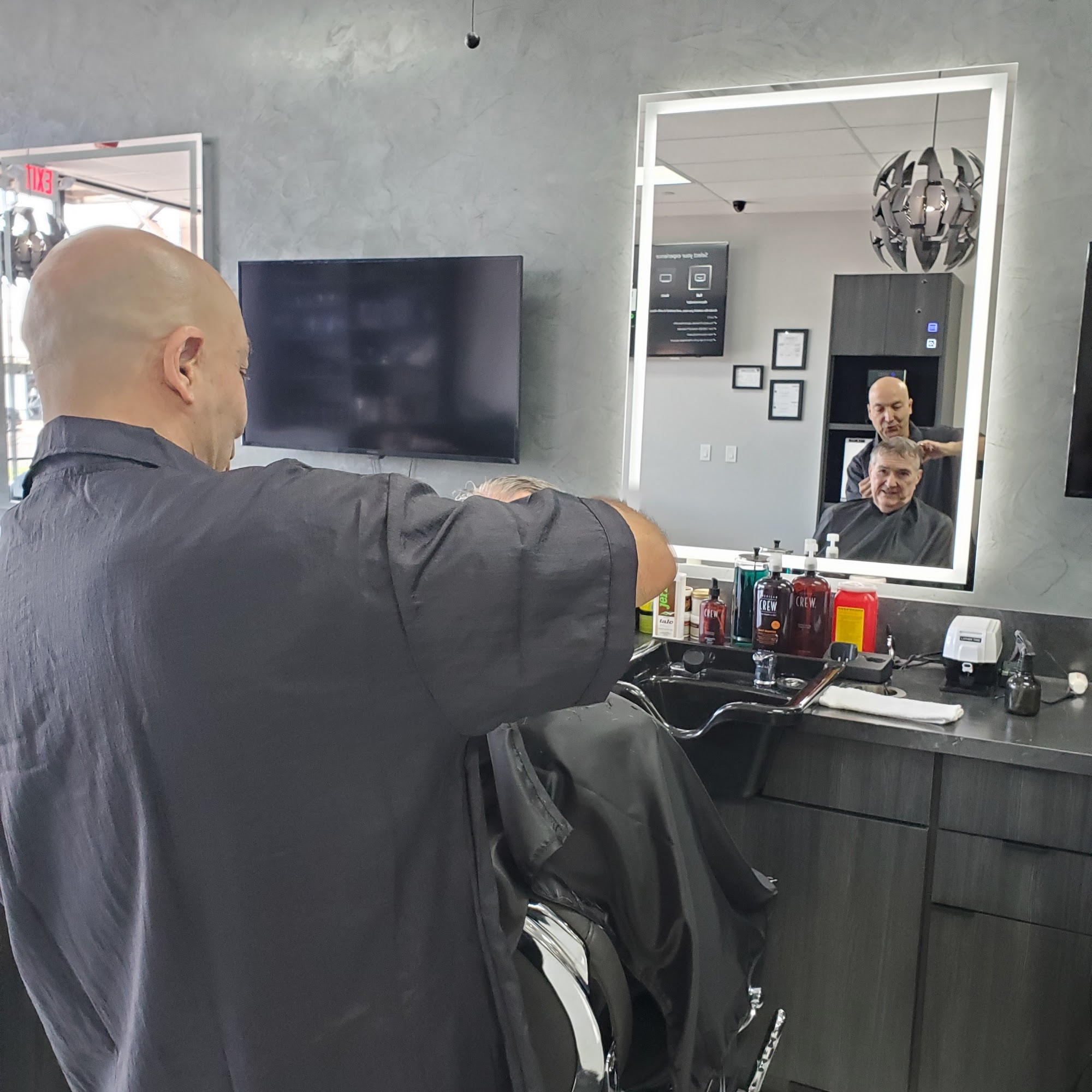 Eduard Barber Shop