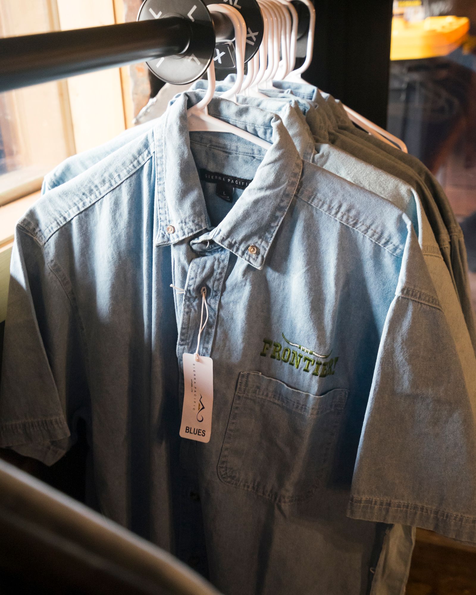 Frontier Barbeque & Beer Garden Williams