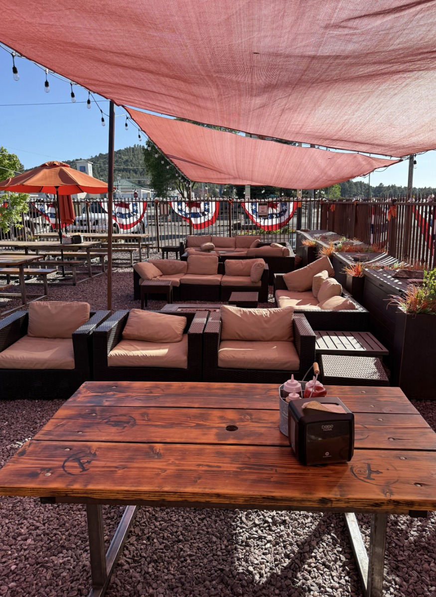 Frontier Barbeque & Beer Garden Williams