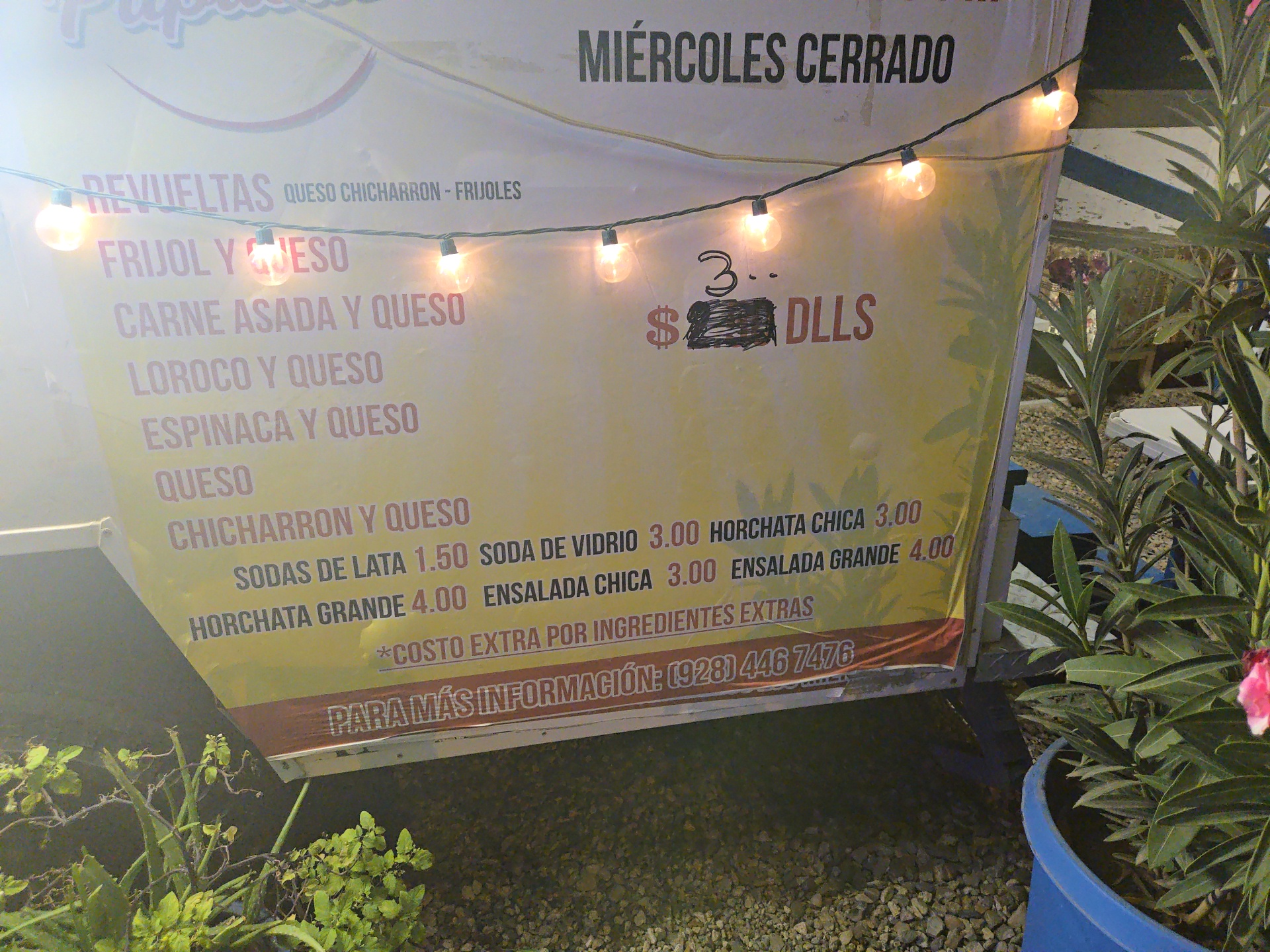 Ana's pupusas/Antojitos mexicanos Menu