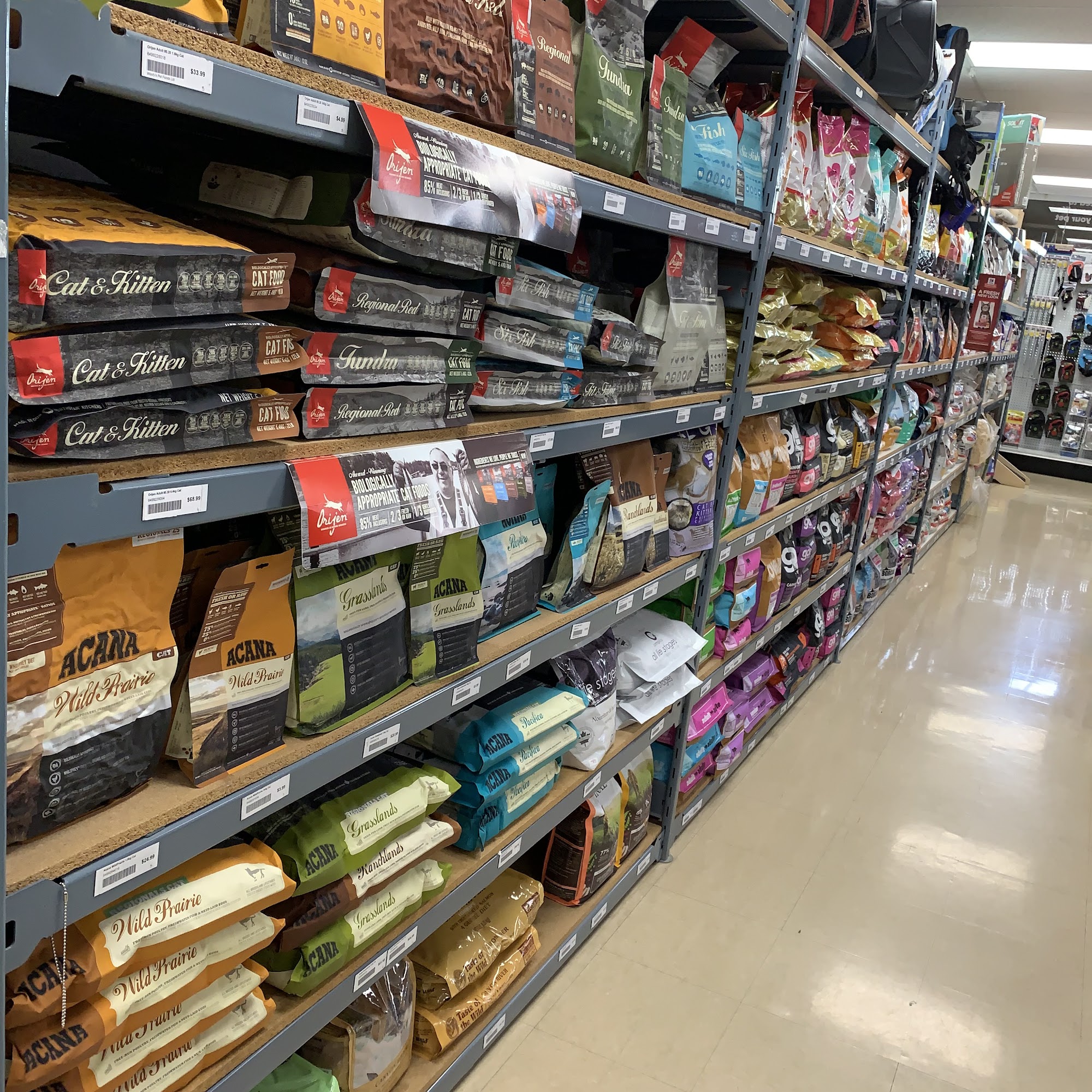 Woofy's Pet Foods Comox