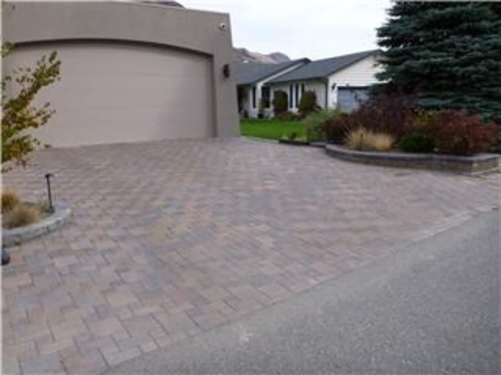 Pav's Contracting Ltd