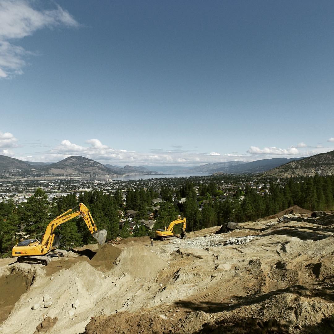 Blackhawk Contracting & Design Ltd.