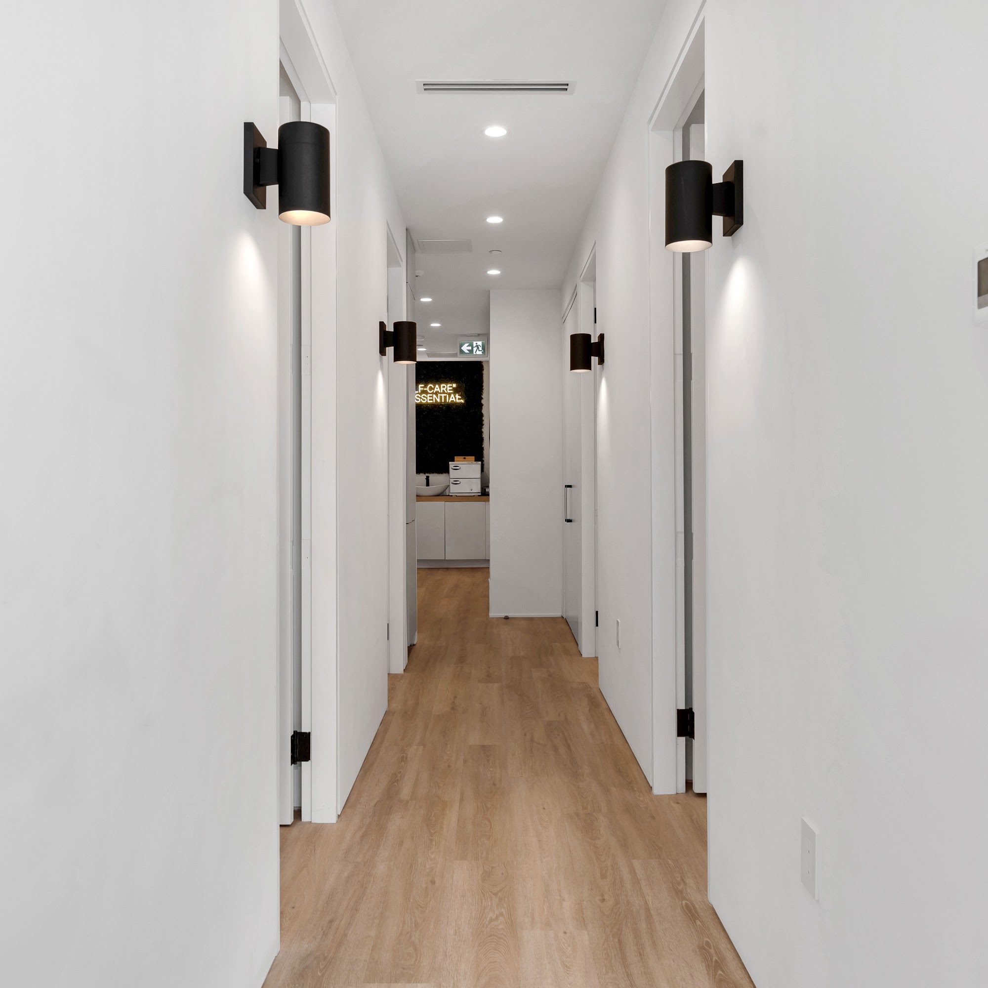 Modern Wellness Massage 6699 River Rd Unit #130, Richmond British Columbia V7C 0E6