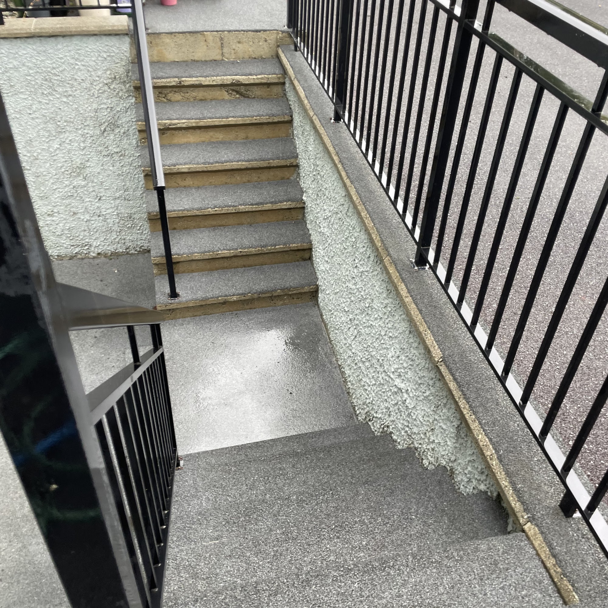 Lyonridge Property Services 9979 140 St, Surrey British Columbia V3T 1J6