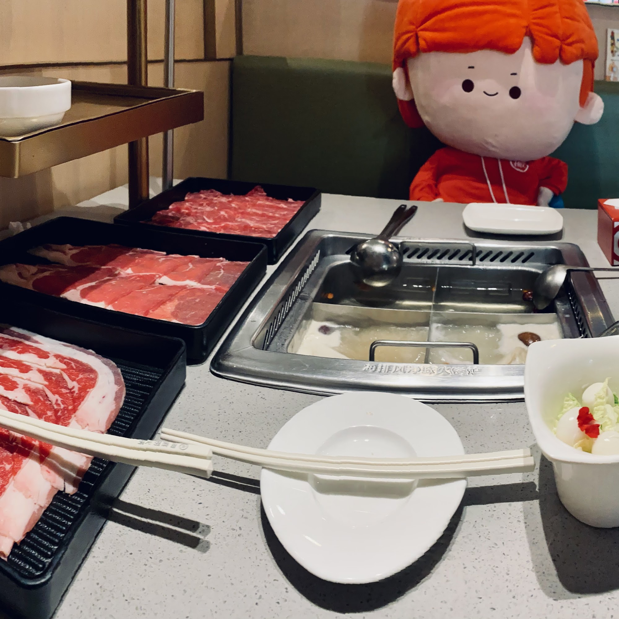 Haidilao Hot Pot West Broadway - 海底捞火锅 Vancouver