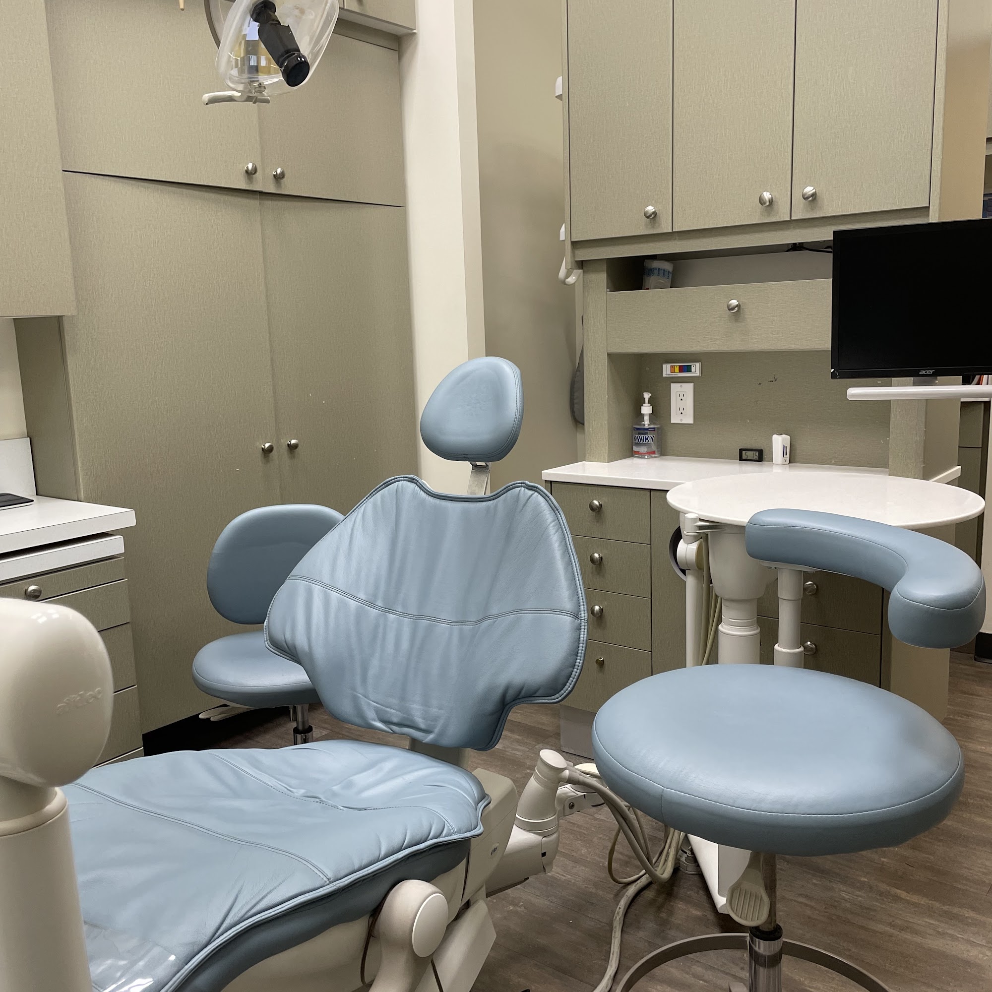 Aarm Dental Group in Yaletown 1156 Pacific Blvd, Vancouver, BC V6Z 2X7