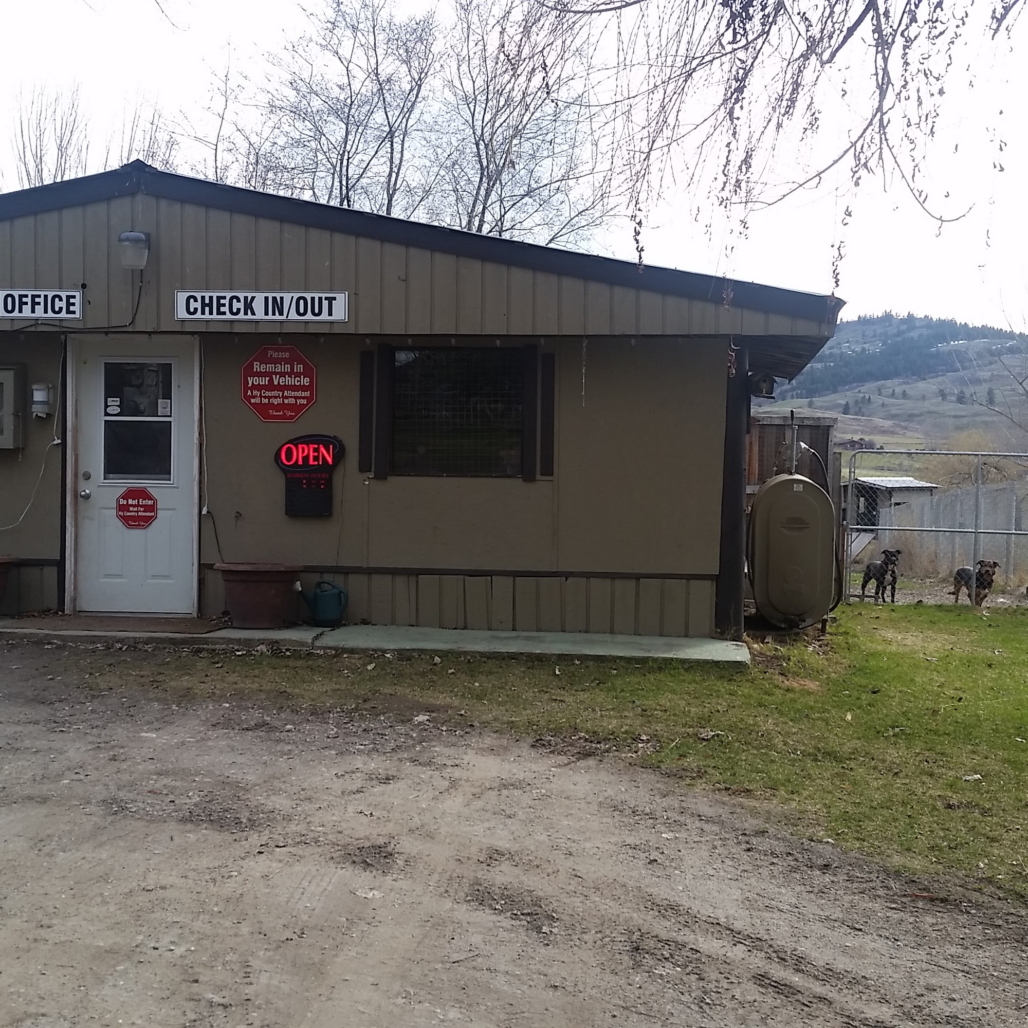 HY Country Kennels Vernon