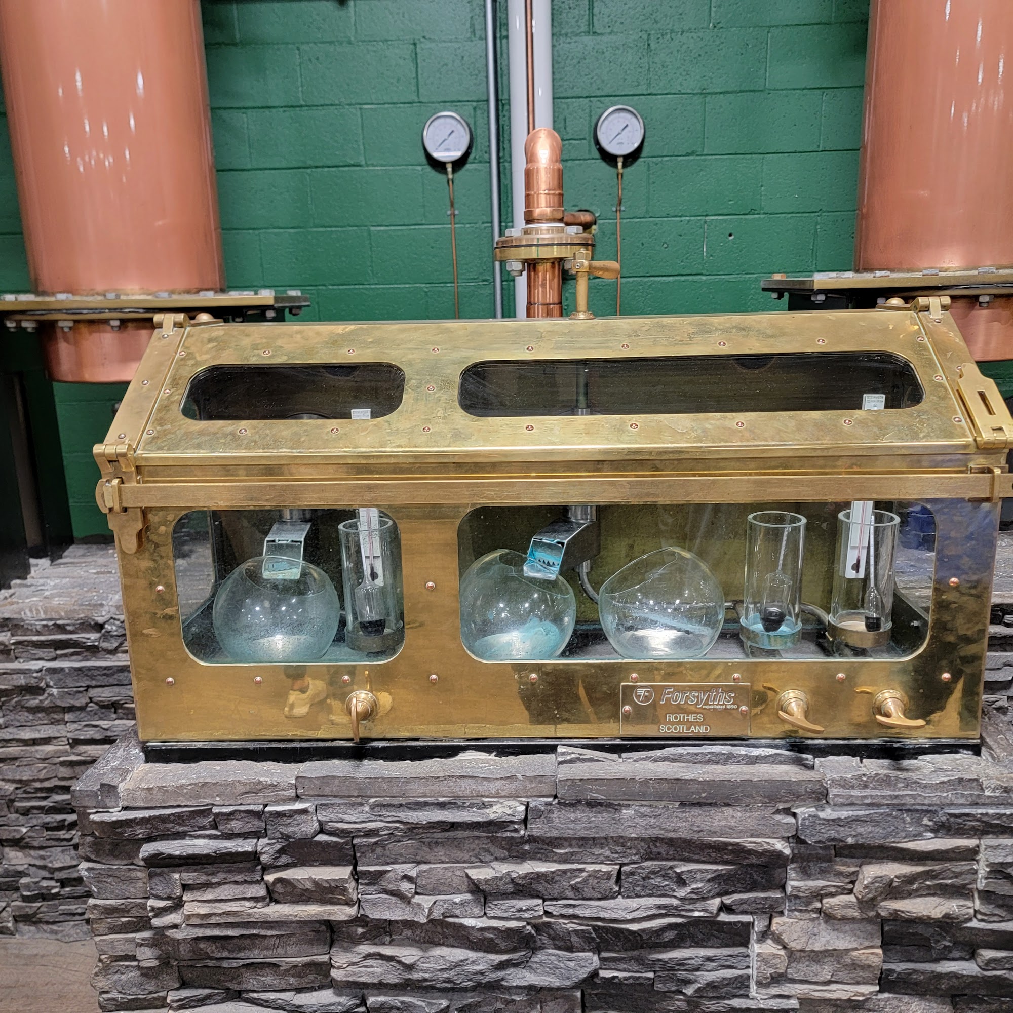 Macaloney's Island Distillery & Twa Dogs Brewery Victoria