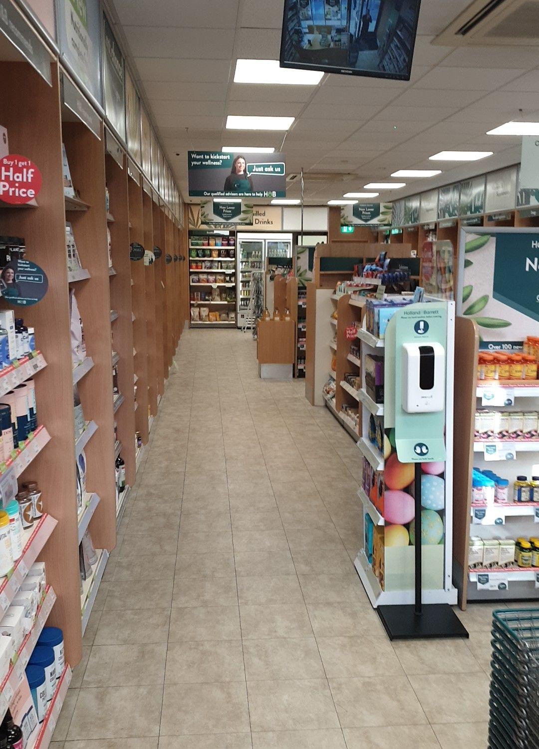 Holland & Barrett - Dunstable