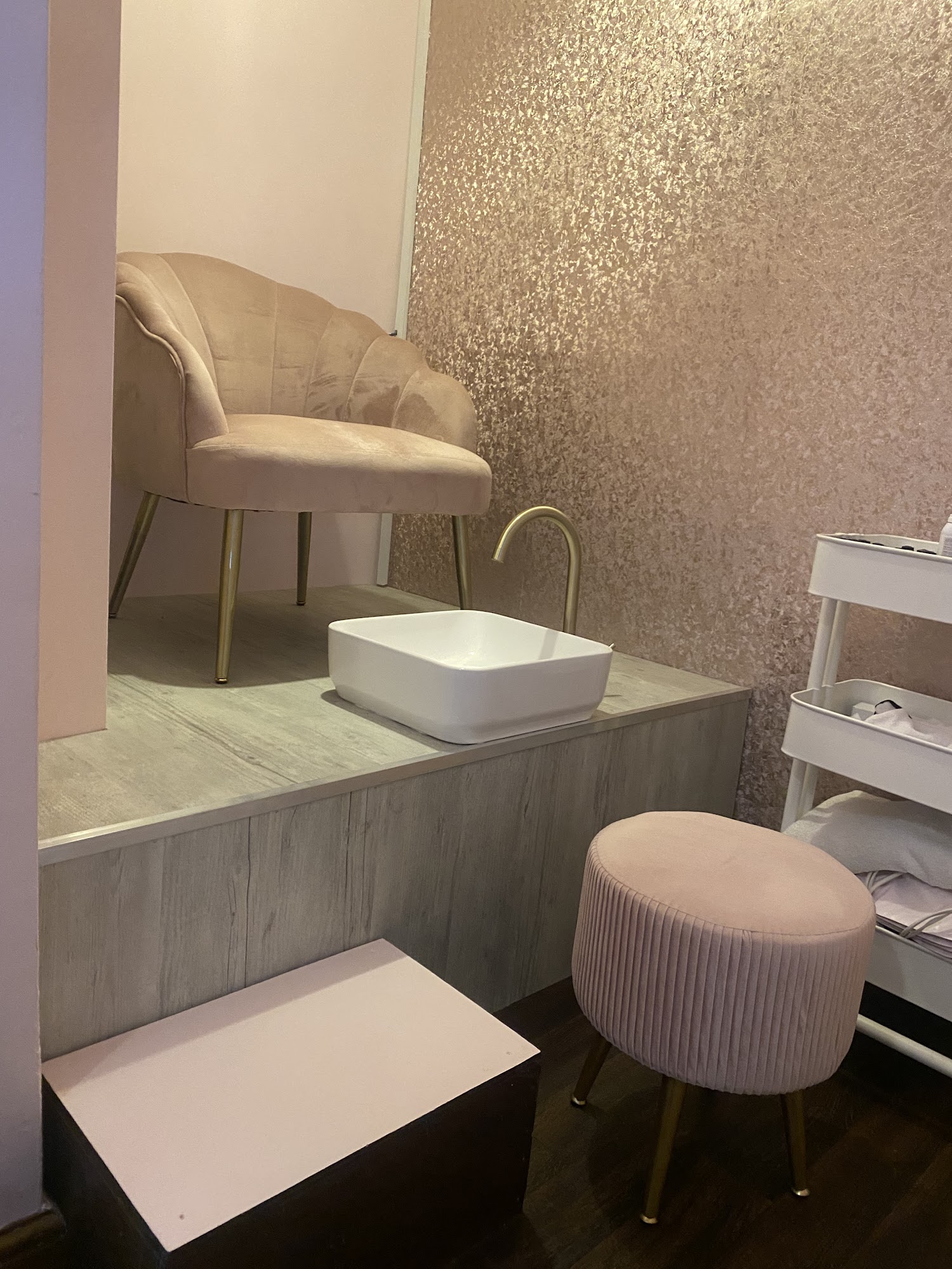 Francesca's Hair & Beauty Salon
