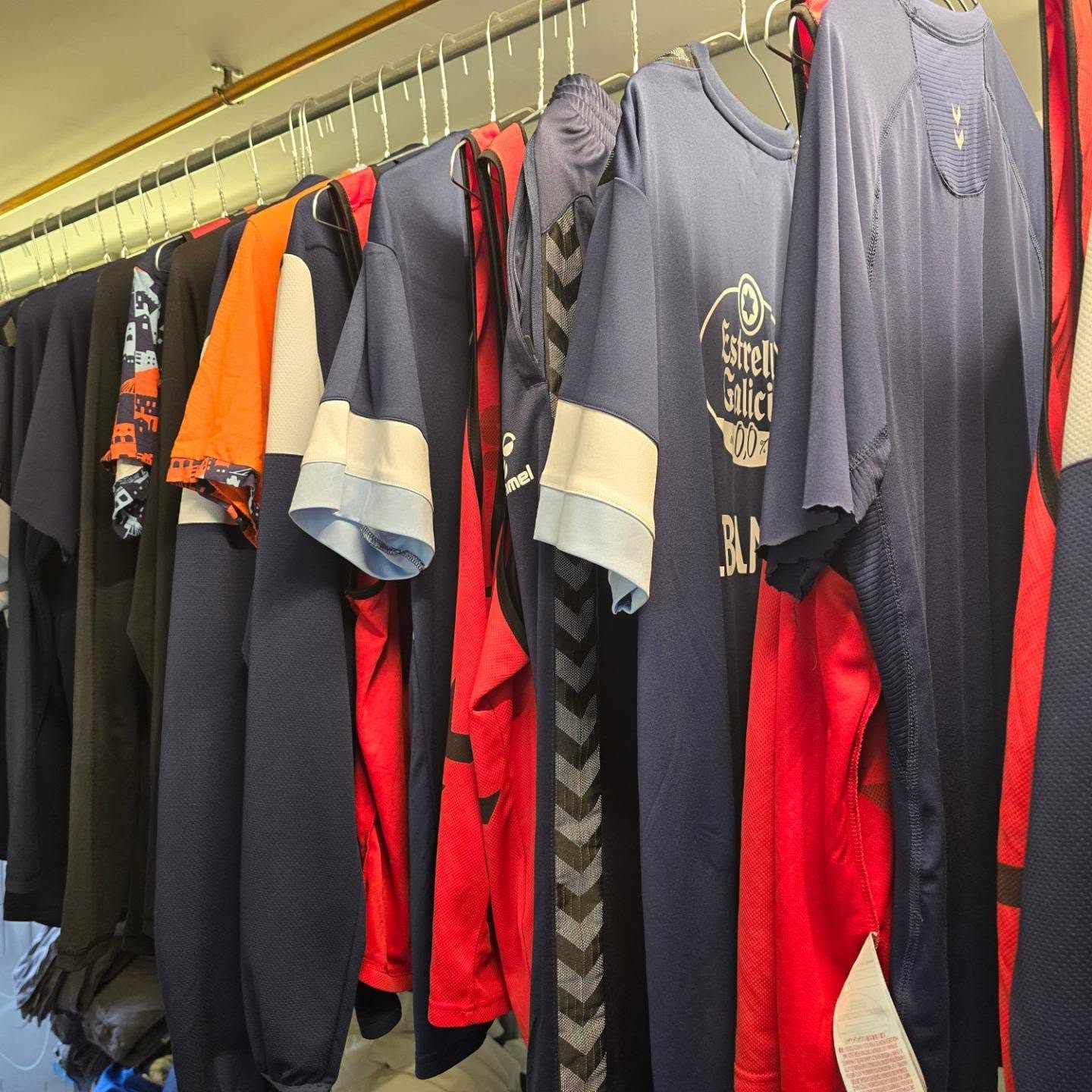 Kez's Dry Cleaners