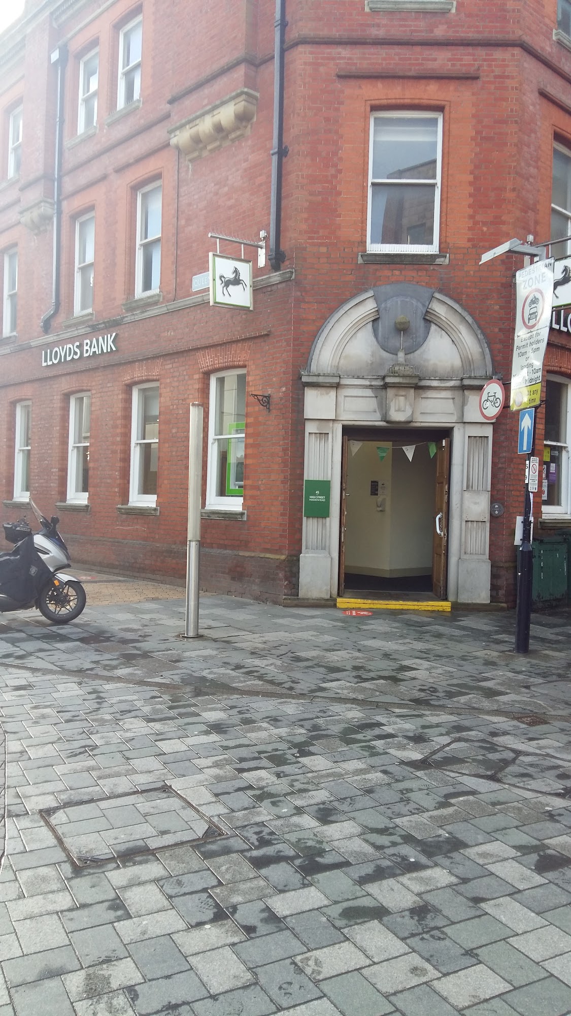Lloyds Bank Maidenhead