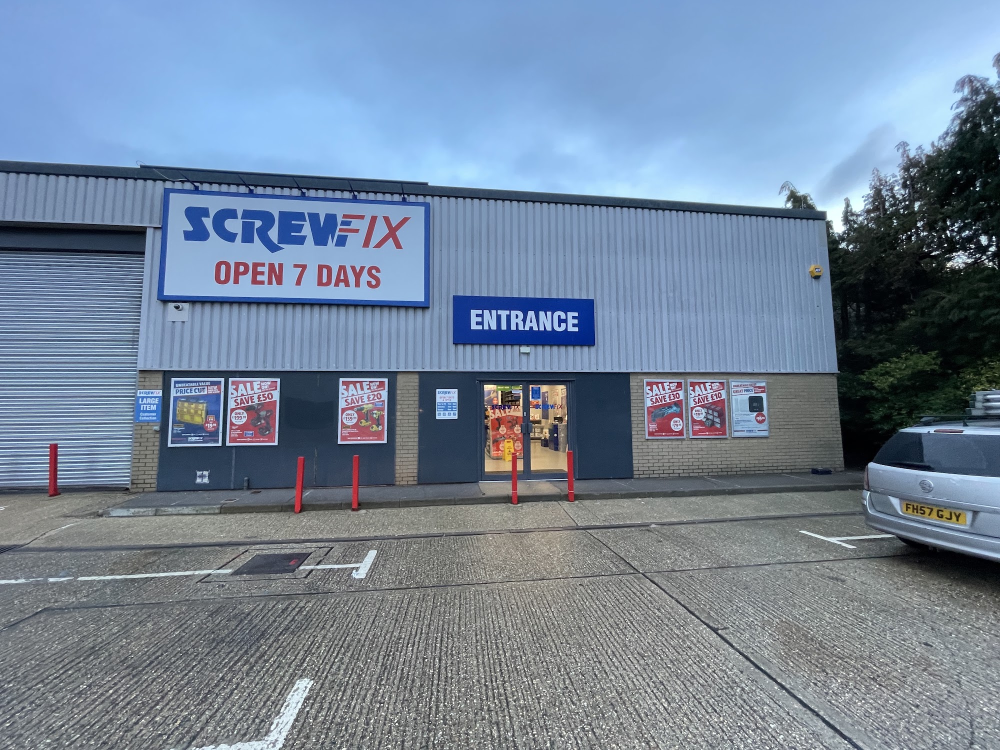 Screwfix Reading - Hyperion Way