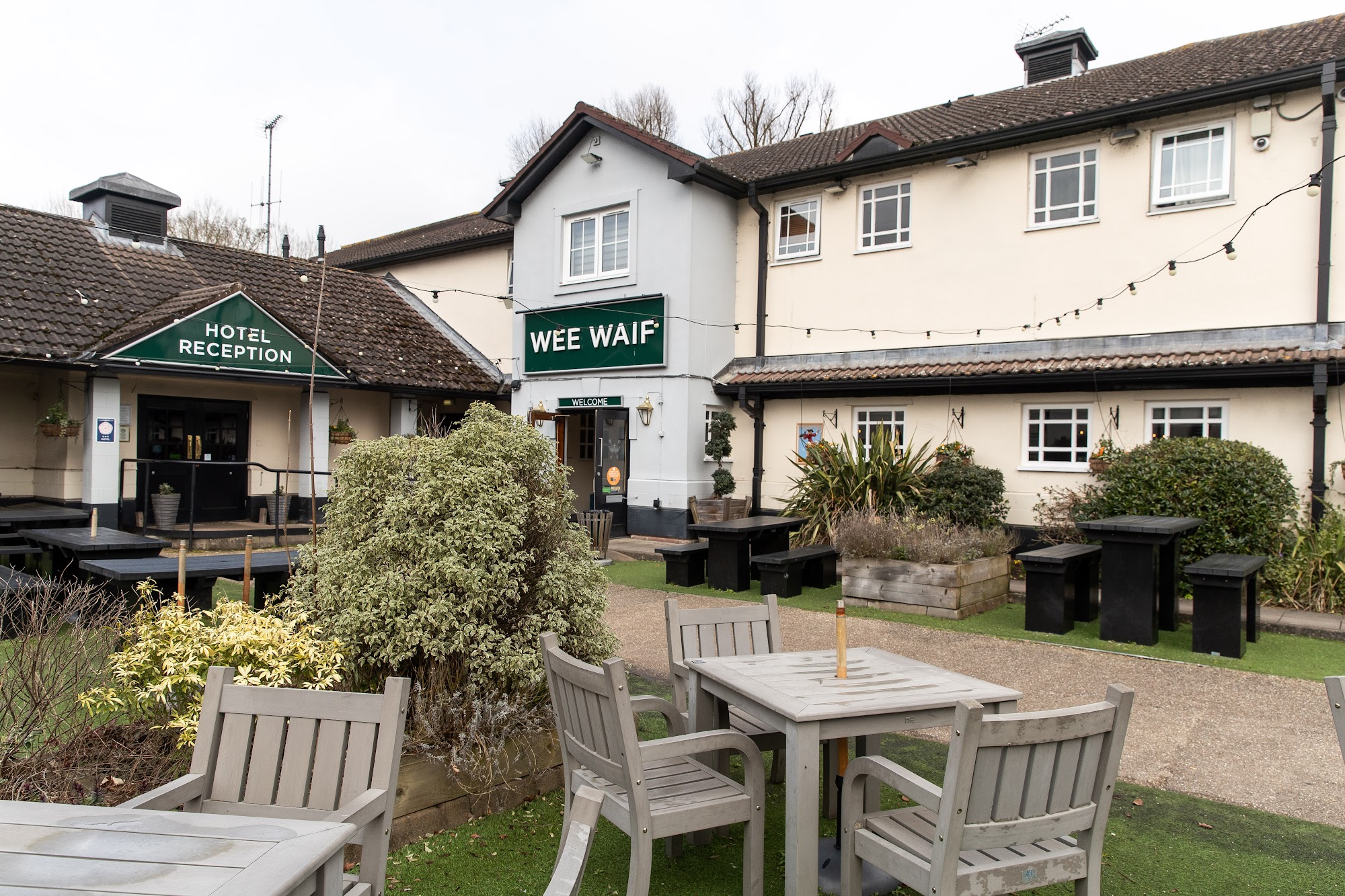 Wee Waif Old Bath Rd, Charvil, Reading