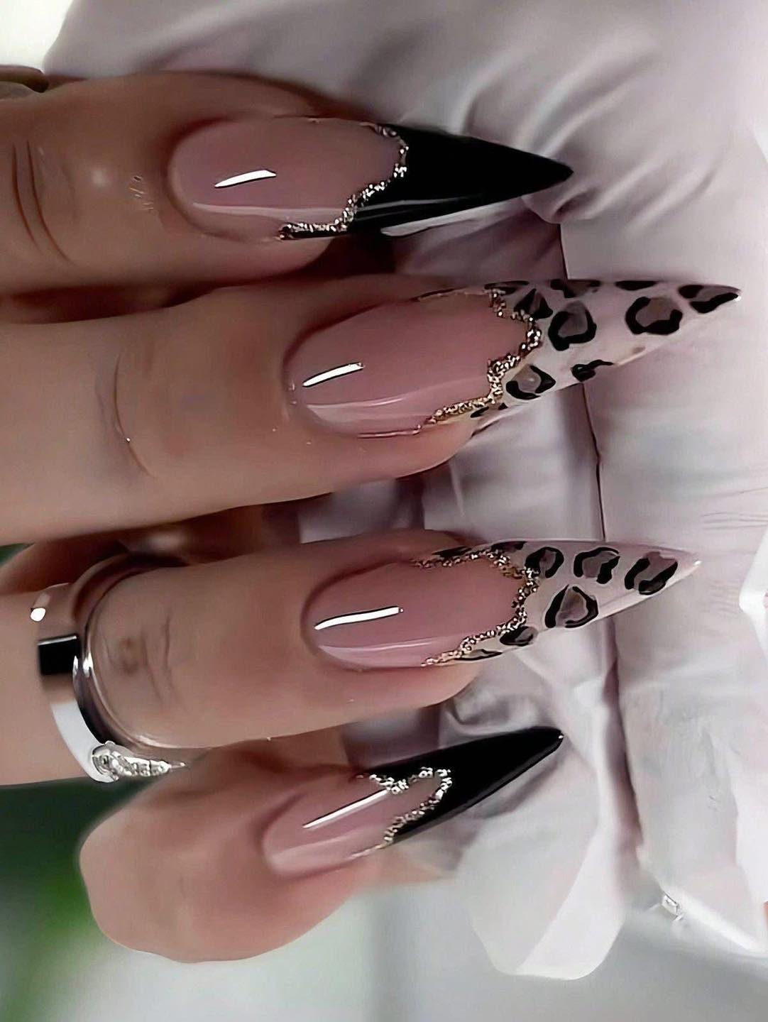 Sawseas nails & Beauty Rooms
