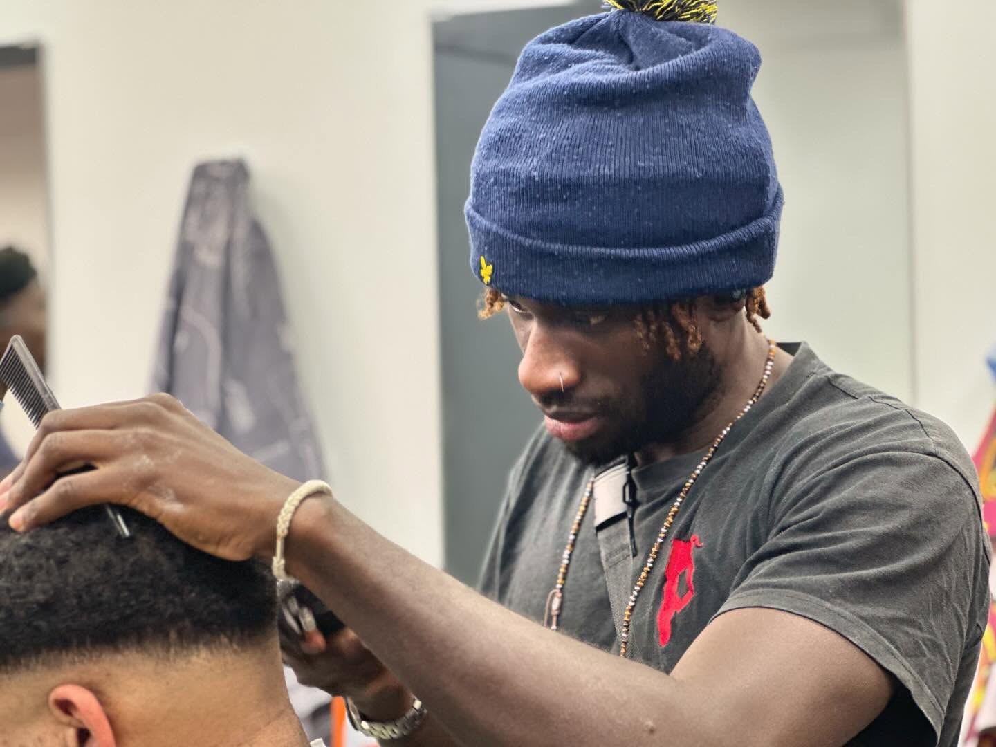 Mojeezy Barbers Salon
