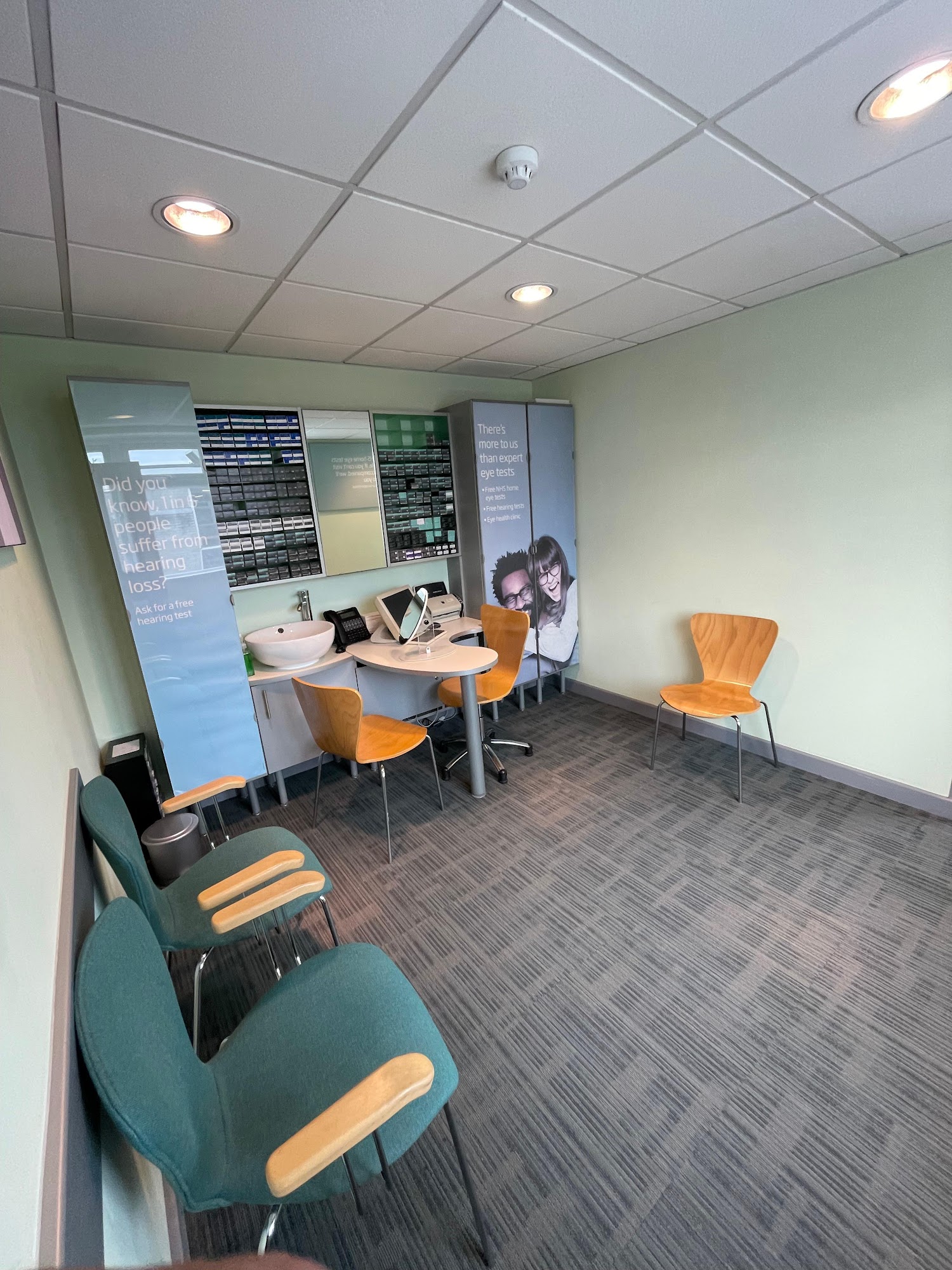 Specsavers Opticians and Audiologists - Keynsham