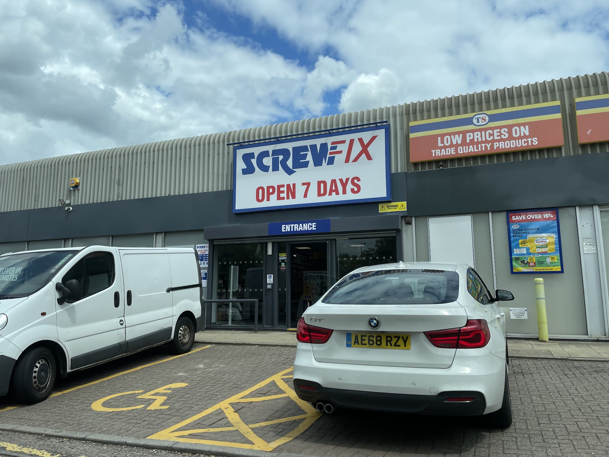 Screwfix Milton Keynes - Stacey Bushes