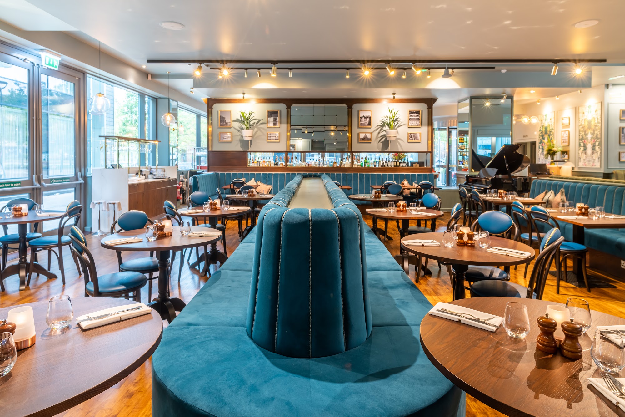 Browns Milton Keynes Unit 300 CBX3, Midsummer Blvd, Milton Keynes