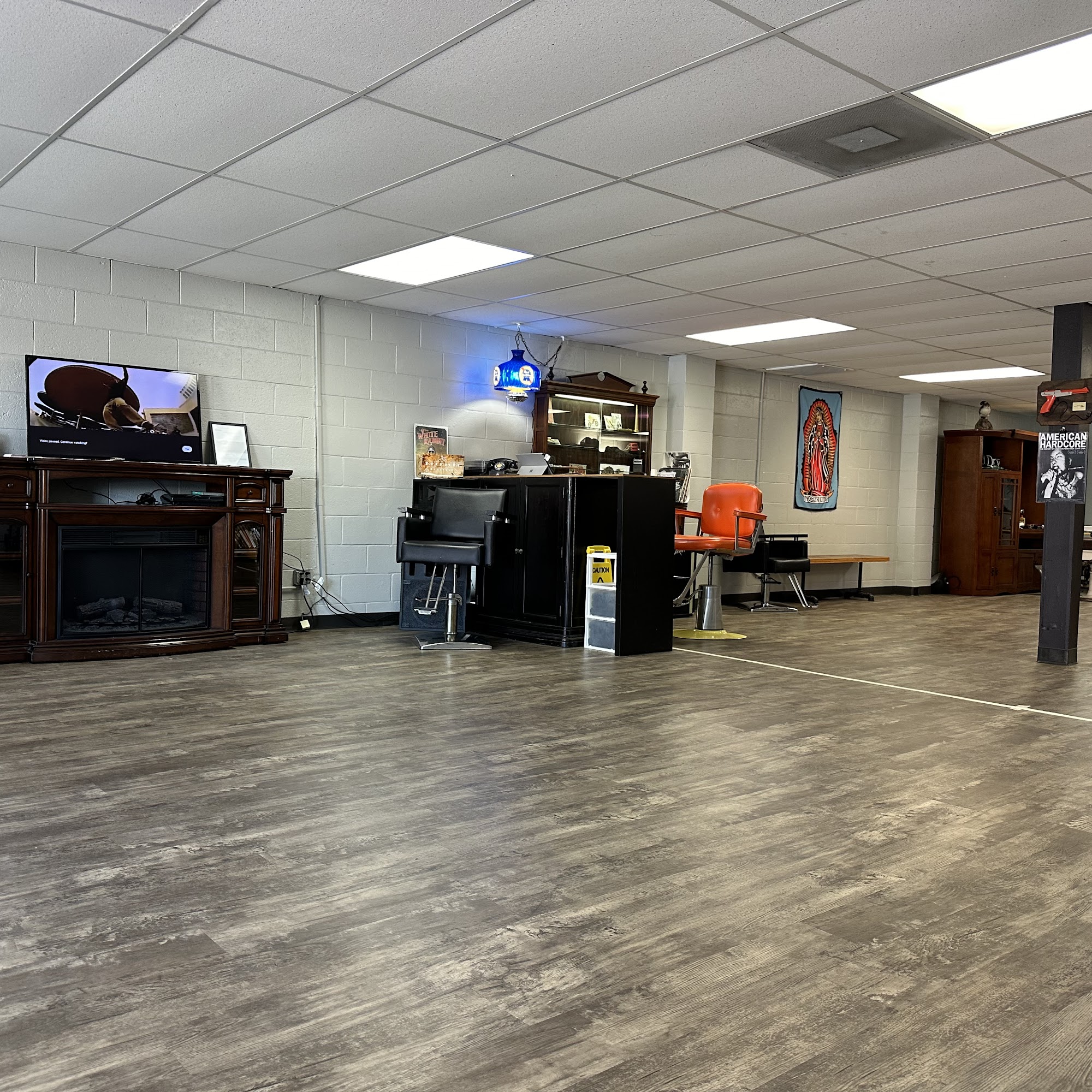 Kreature Komforts Barbershop 2181 North St, Anderson California 96007