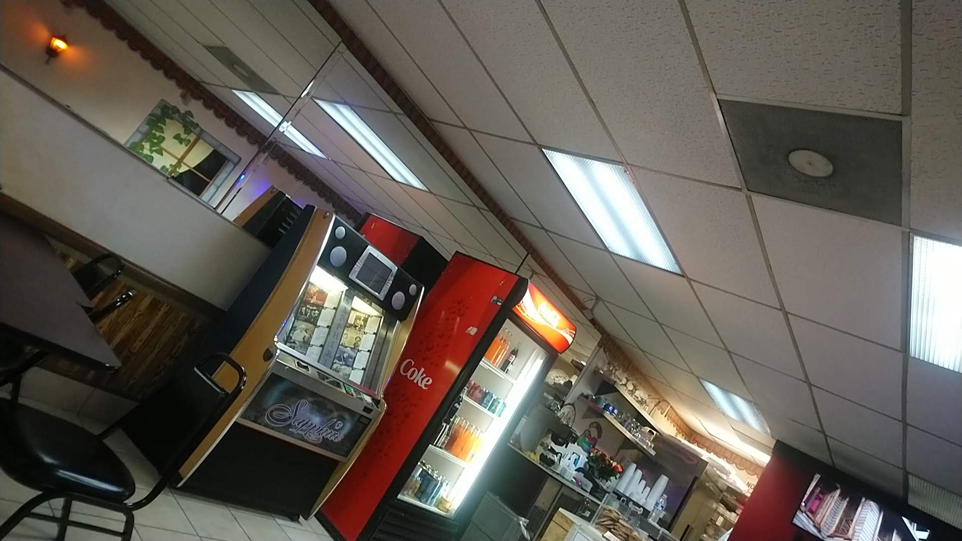 Aly's Restaurant Familiar Menu