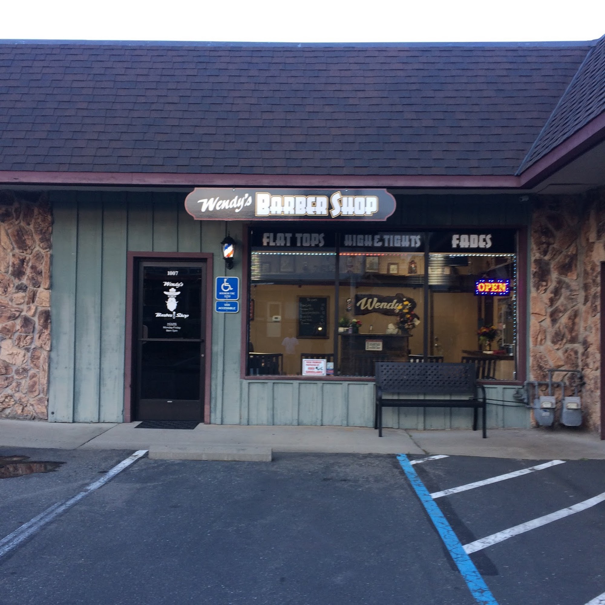 Wendy's Barber Shop 1009 Lincoln Way, Auburn California 95603