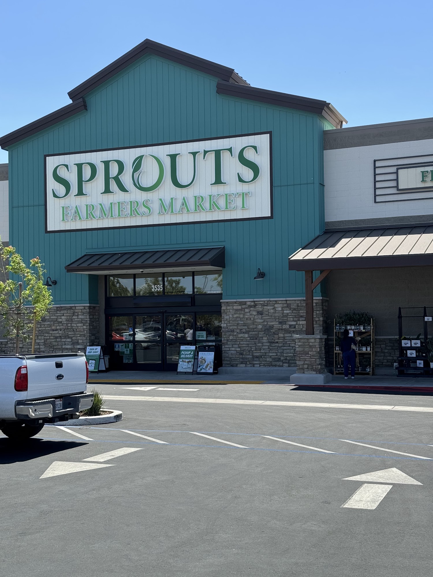 Sprouts Farmers Market Bakersfield