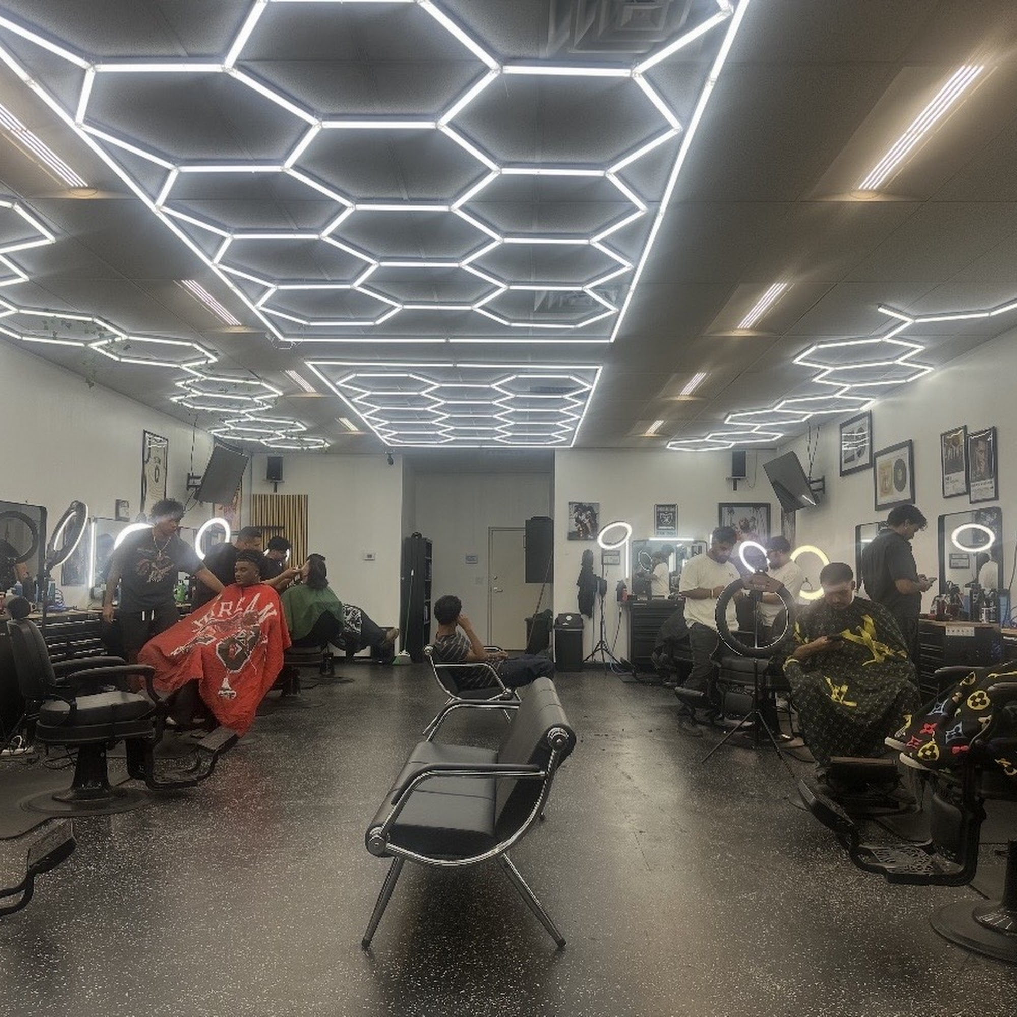 Authentic Kuts 6409 Ming Ave, Bakersfield California 93309