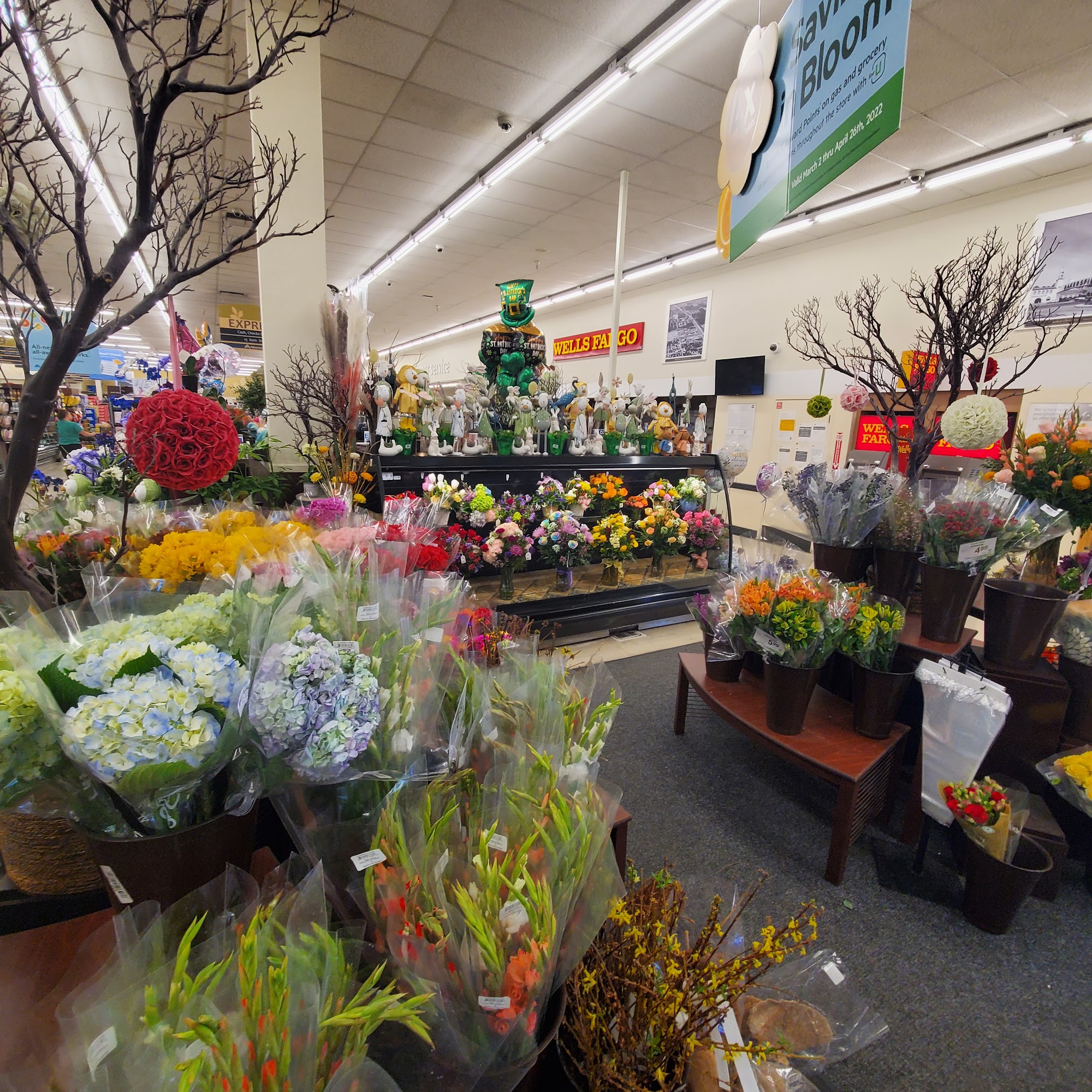 Albertsons Floral 13045 Rosedale Hwy, Bakersfield California 93314