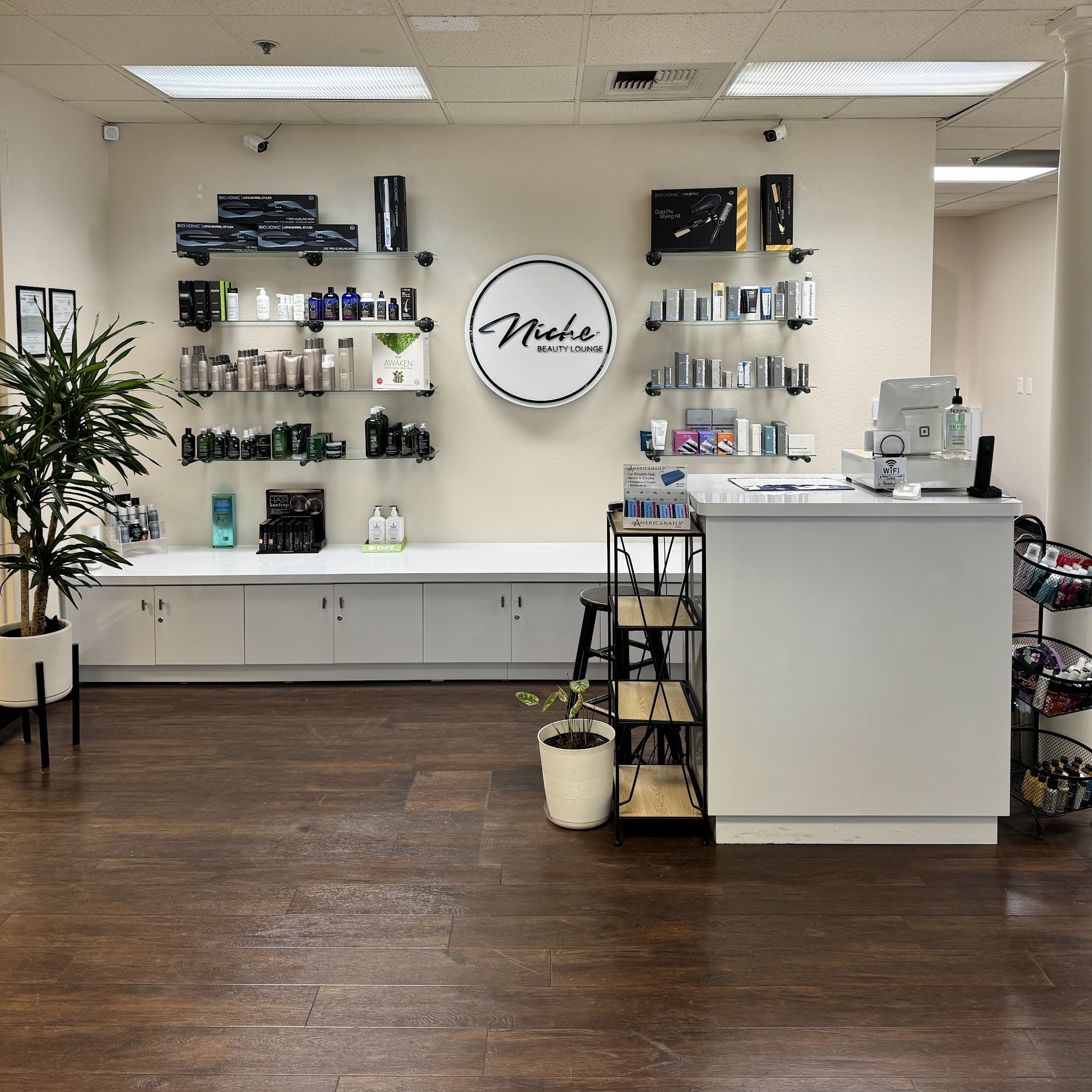 Niche Beauty Lounge 5393 Truxtun Ave, Bakersfield California 93309