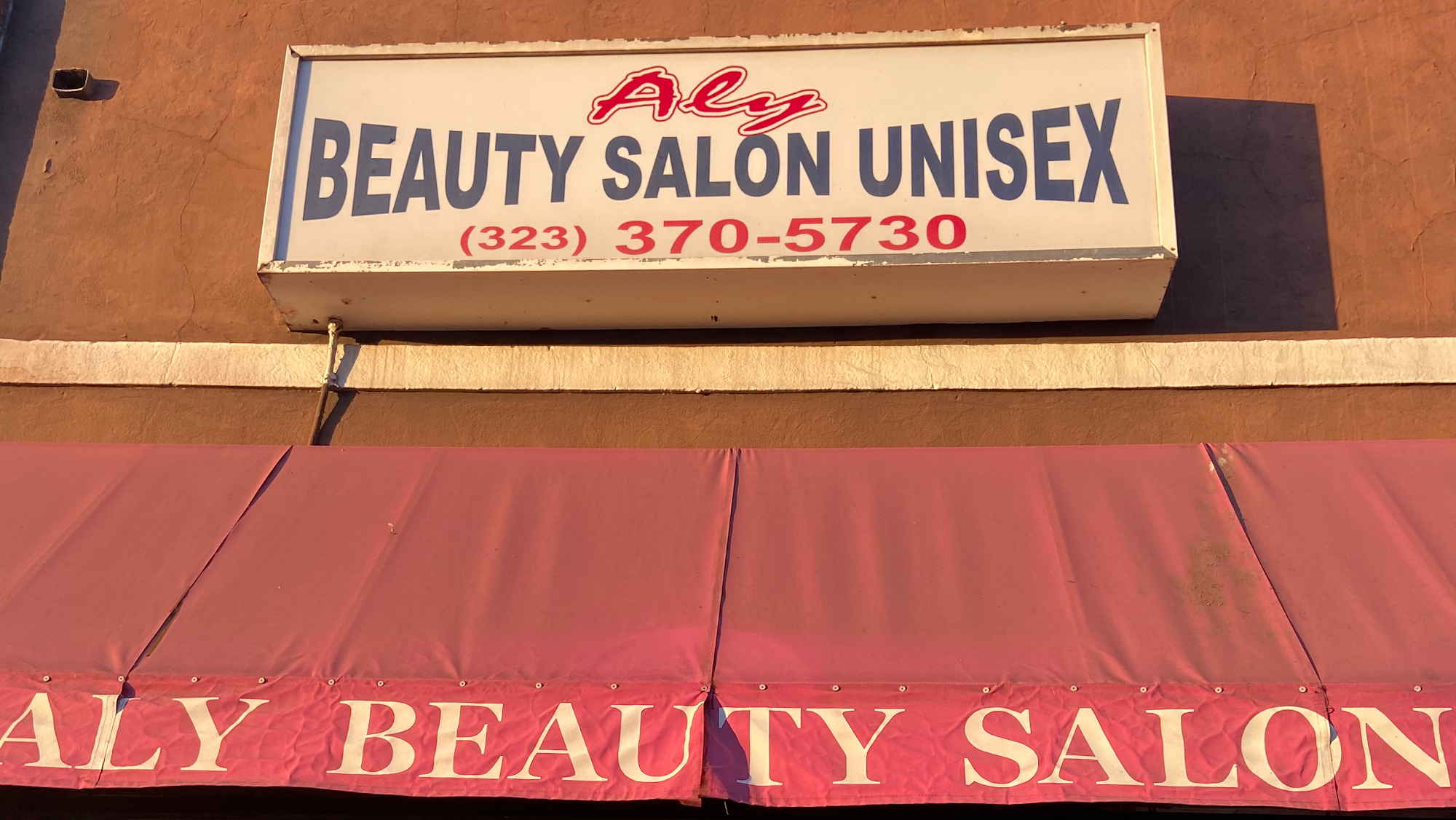 4 King Barber Studio