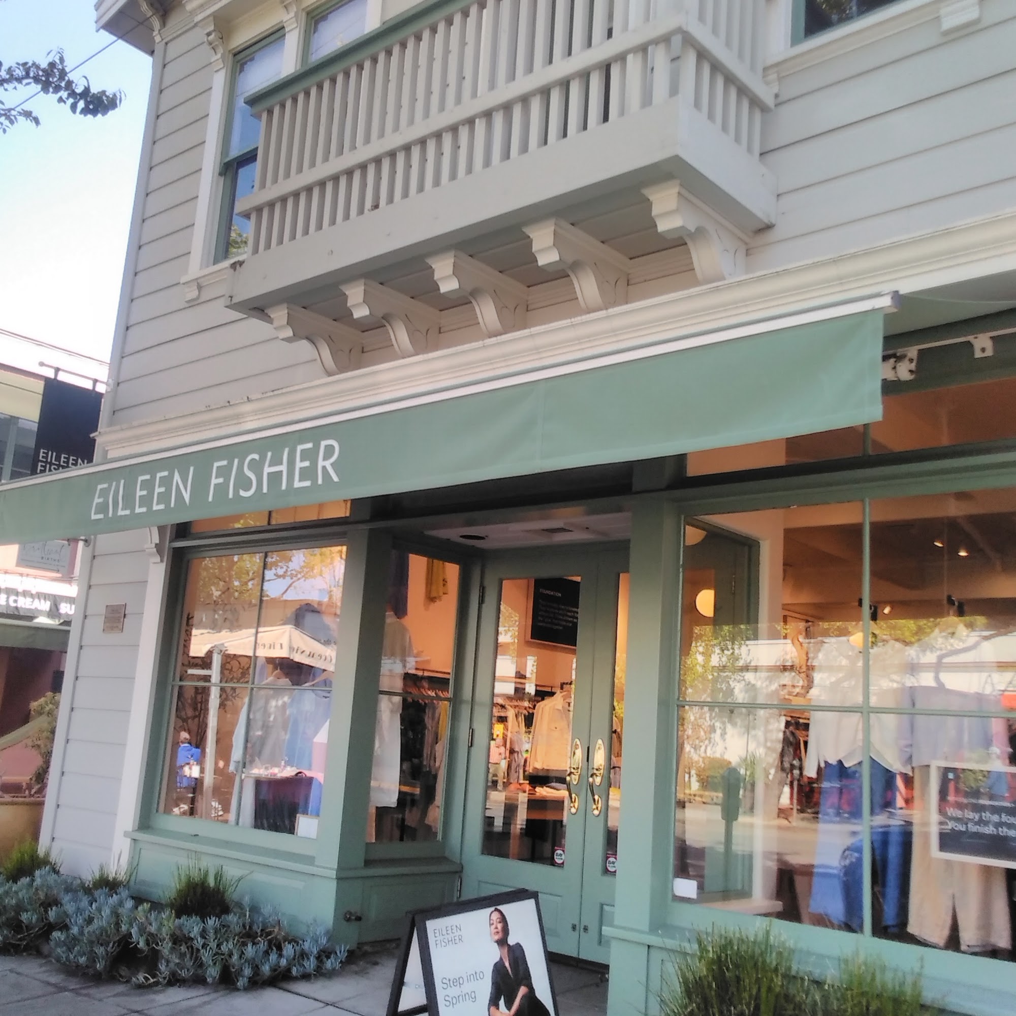 EILEEN FISHER Berkeley