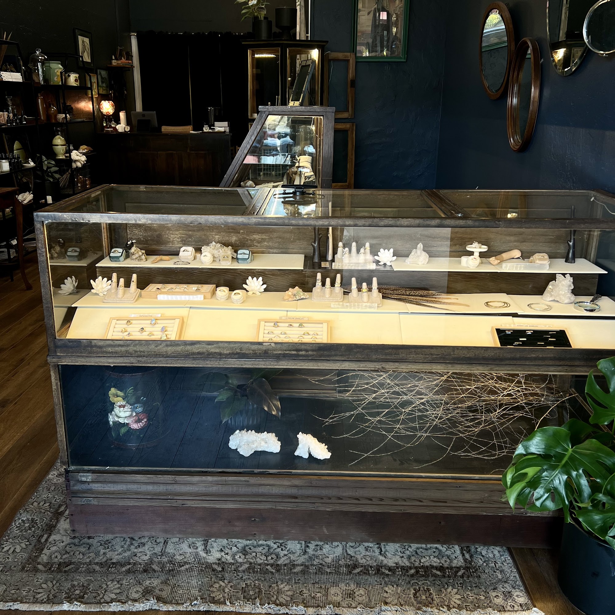 19 Hands Jewelry Boutique // custom jewelry // permanent jewelry Berkeley