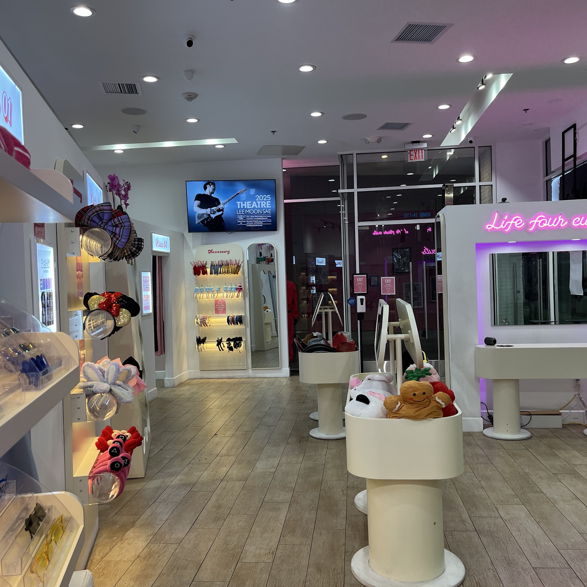 K PhotoLaVie Flagship Studio 6980 Beach Blvd H-110, Buena Park California 90621