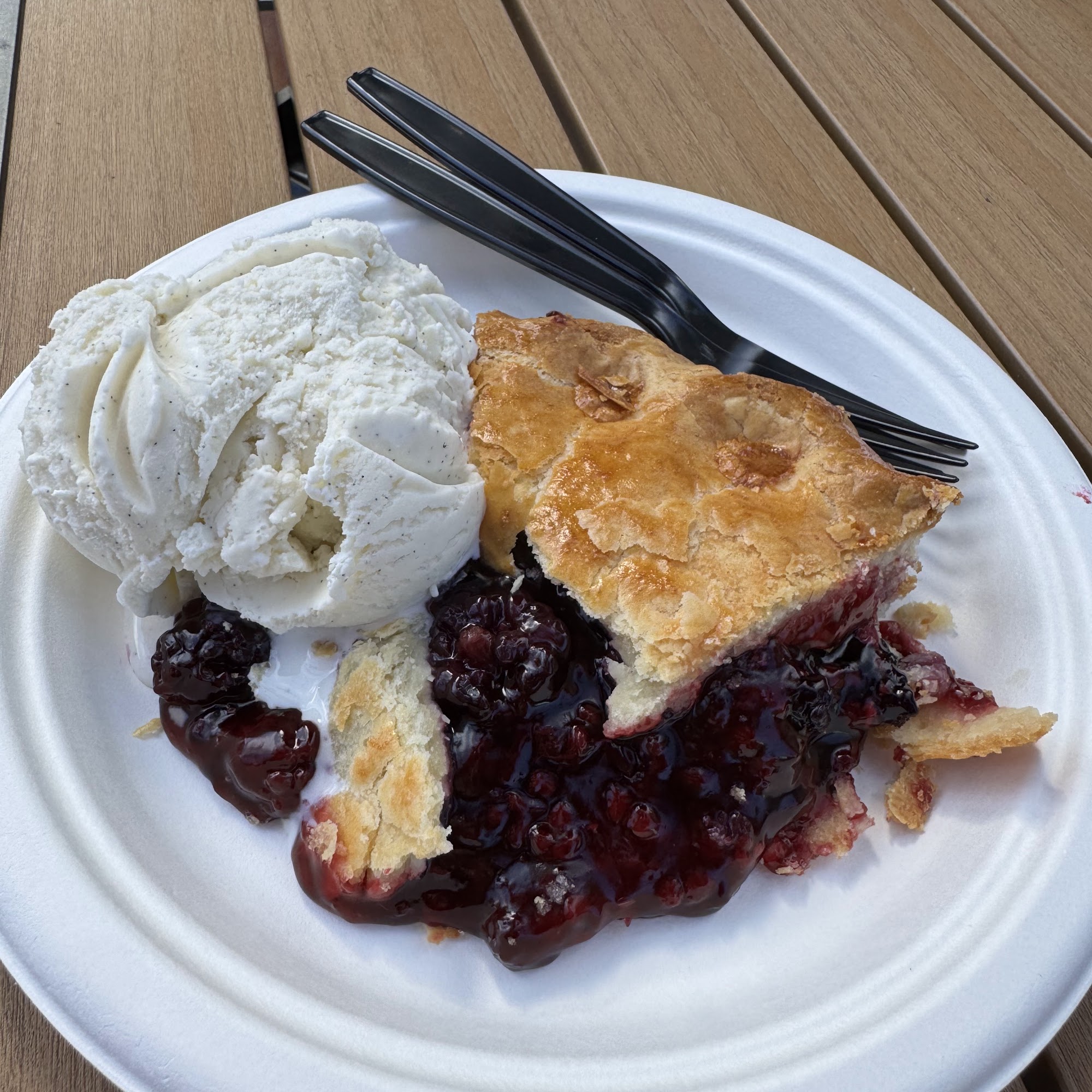 Linn's Easy As Pie Cafe Cambria