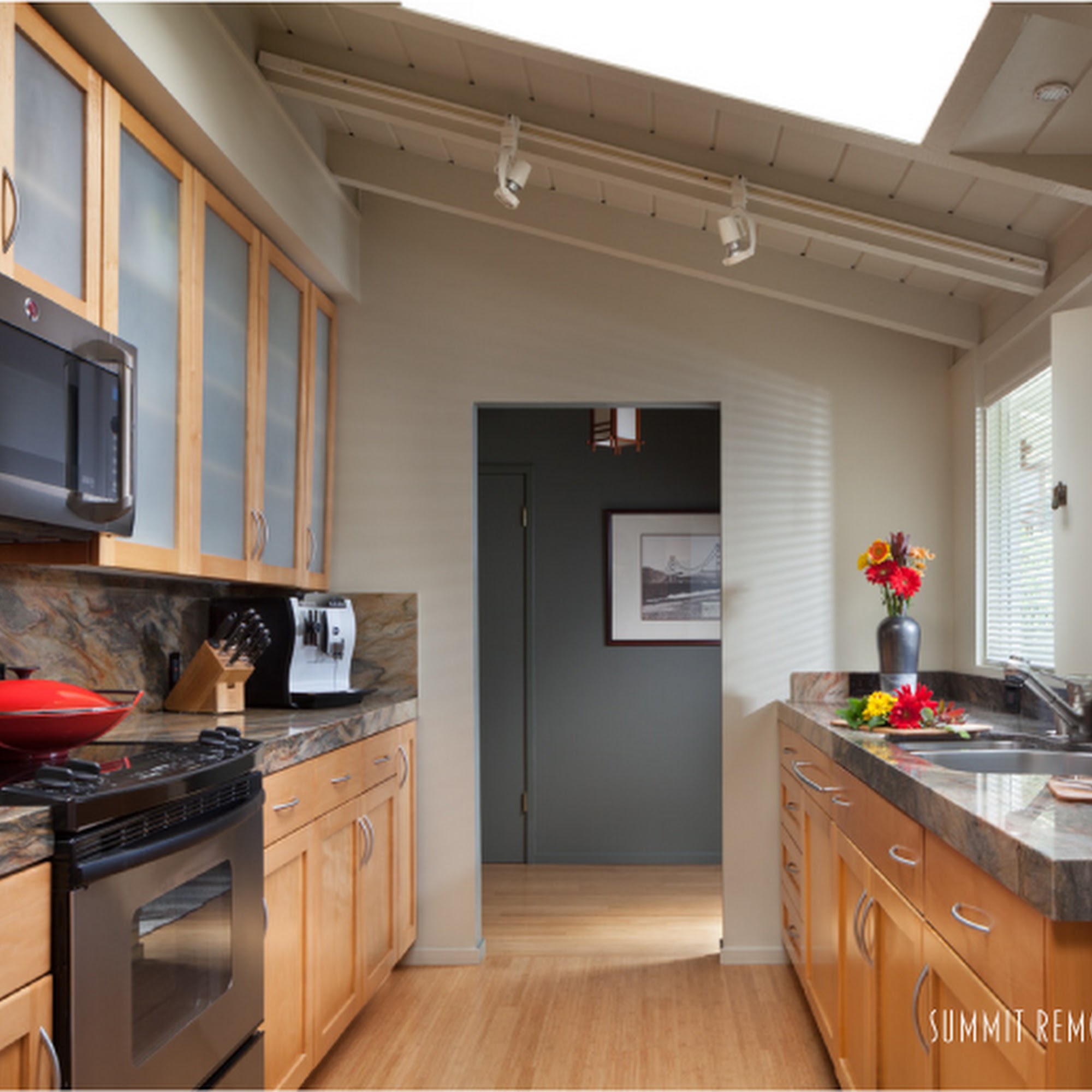 Summit Remodeling Co Inc